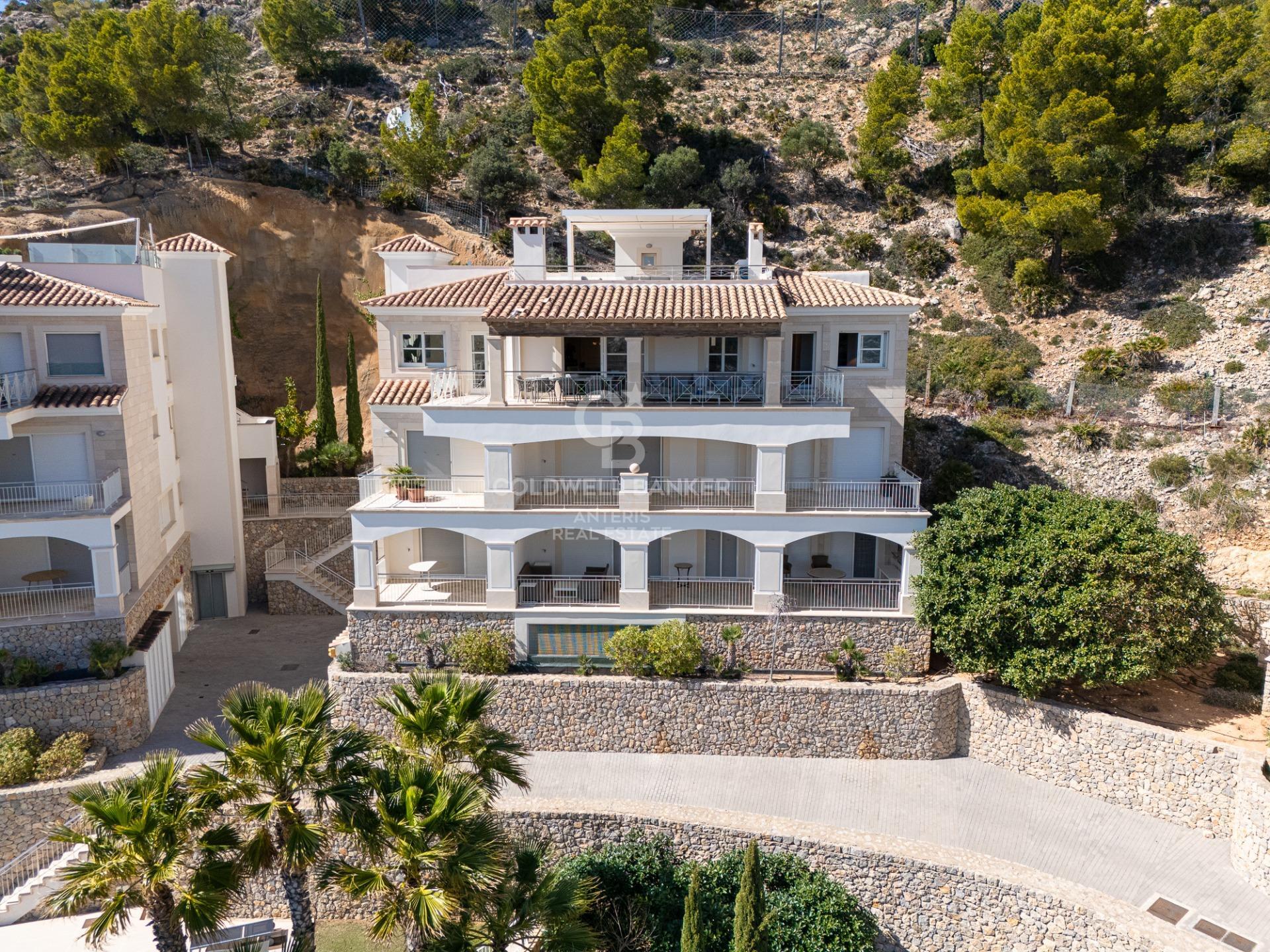 Premium penthouse in a privileged location with incomparable sea views in Port Andratx