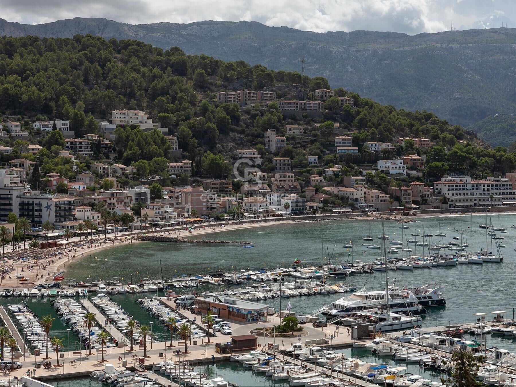 Apartamento fenomenal en Port de Soller con impresionantes vistas al mar y permiso de alquiler vacac