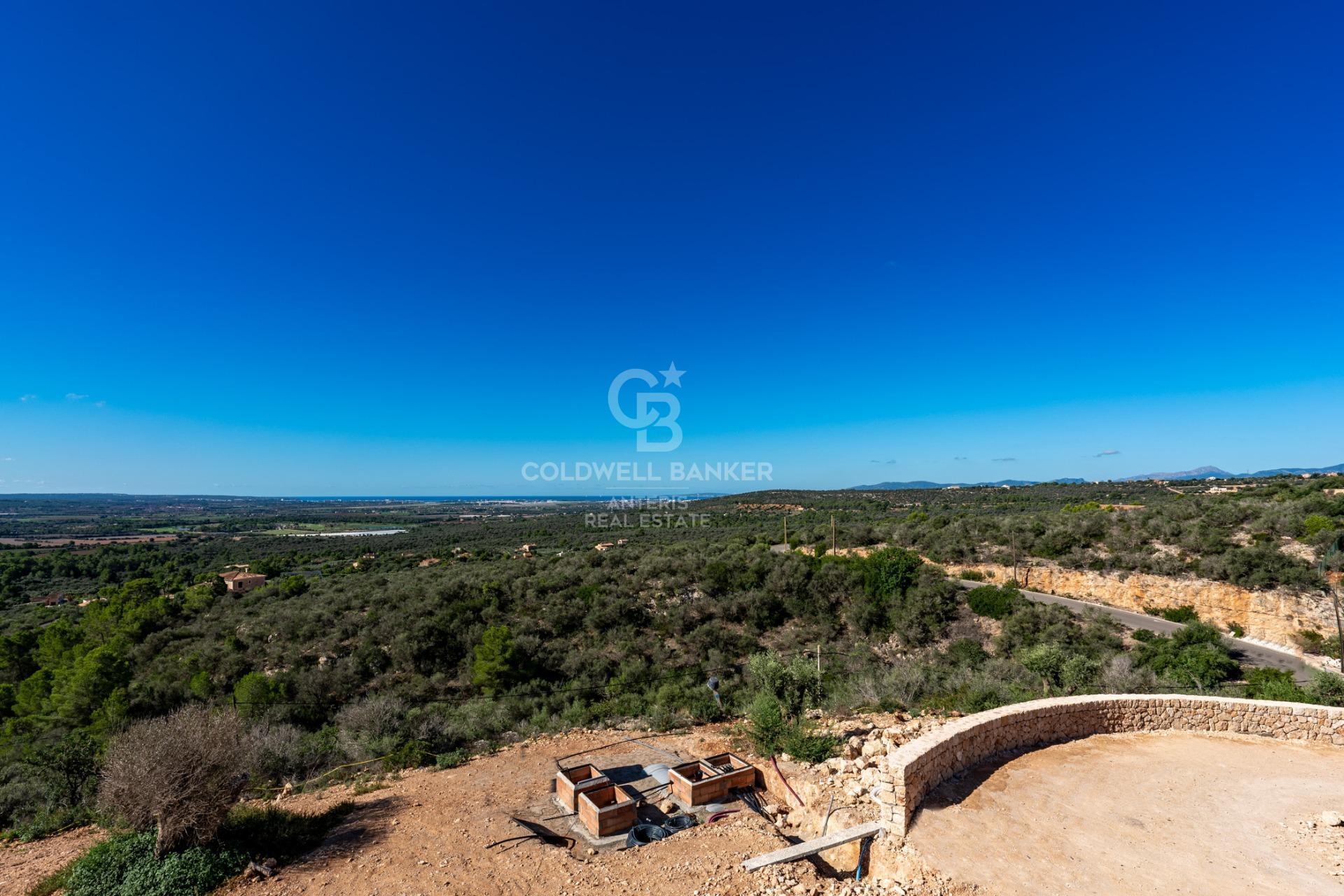 Elegante propiedad a estrenar con piscina e impresionantes vistas panorámicas en Puntiró