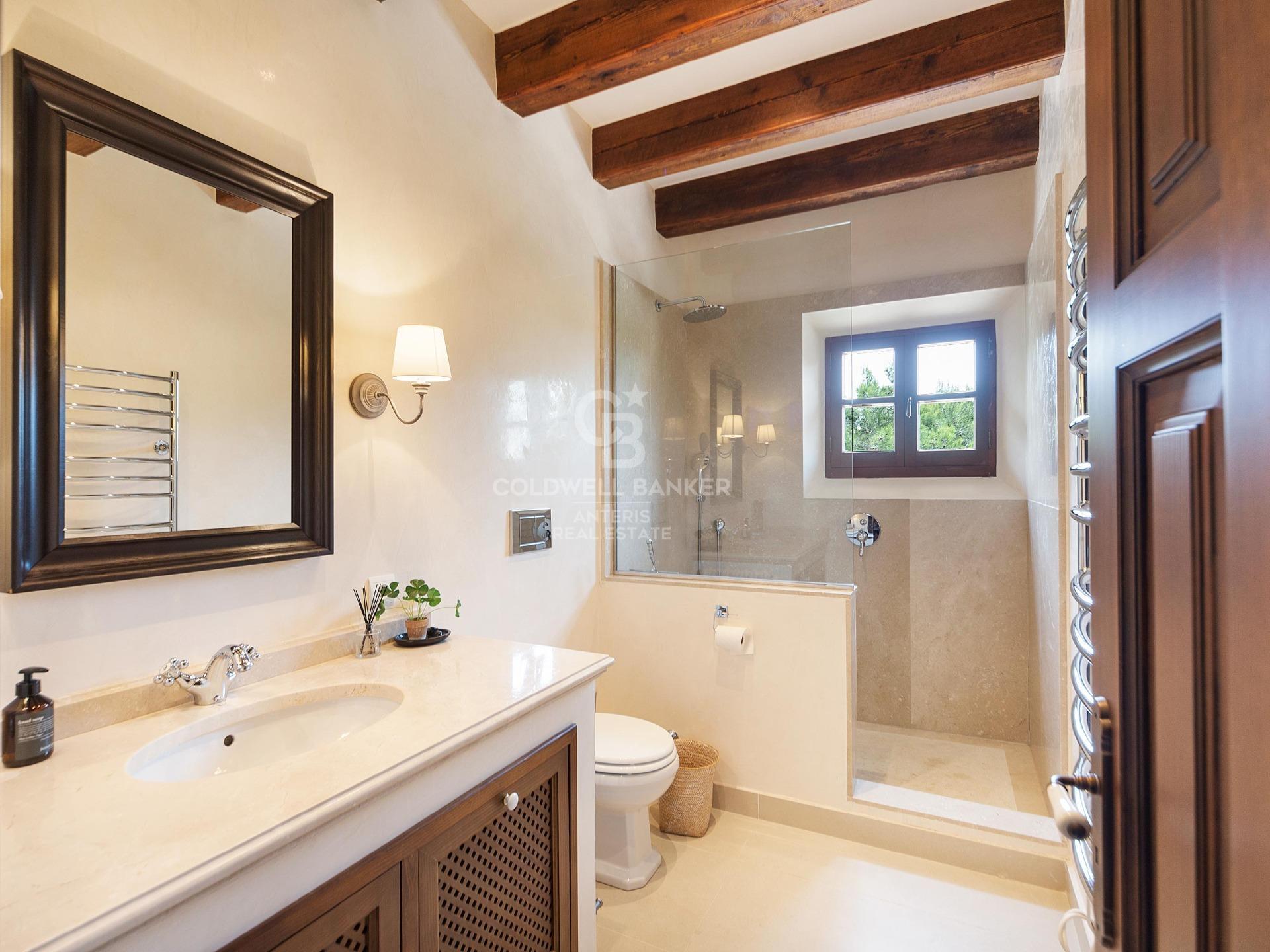 Impresionante propiedad rural con apartamento de invitados y permiso de alquiler vacacional cerca de