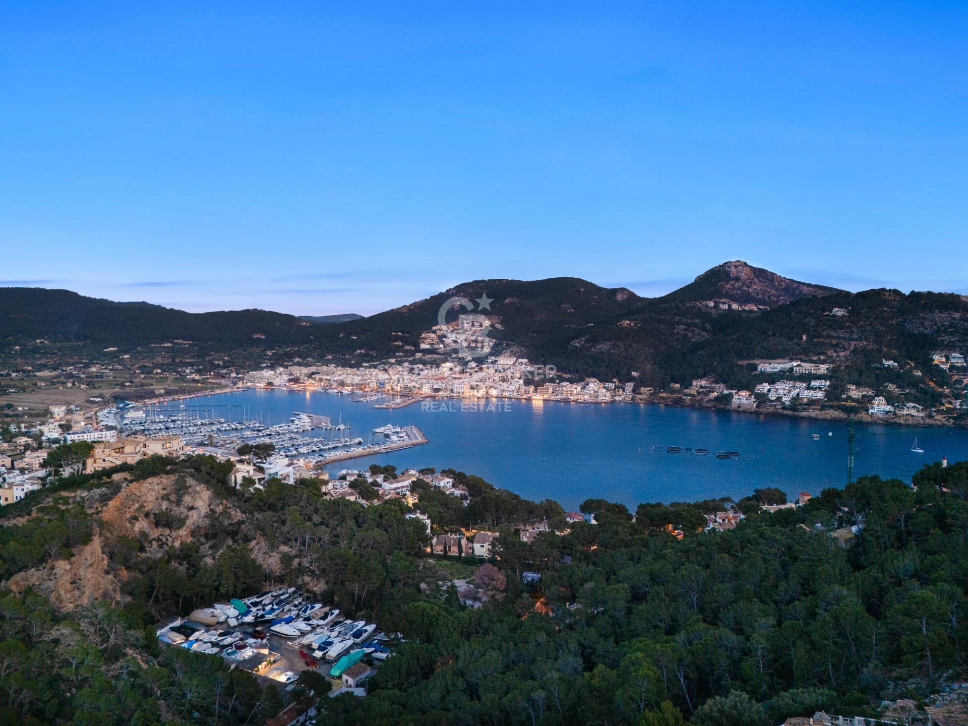 Premium penthouse in a privileged location with incomparable sea views in Port Andratx