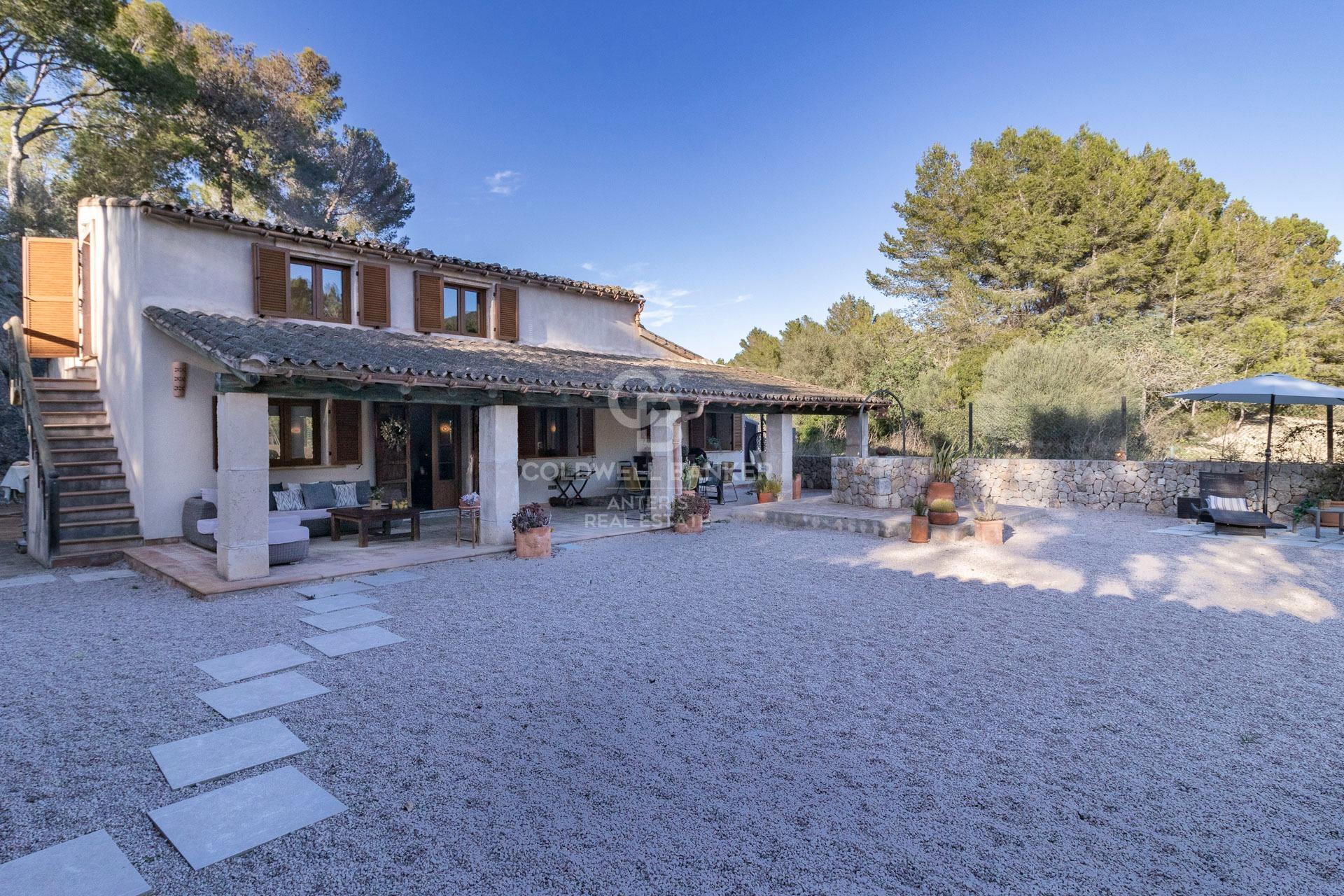 Idyllic country house with pool and guest house in Calvià, Mallorca