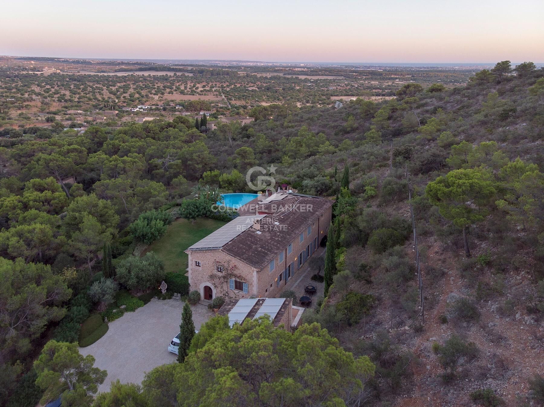 Impresionante propiedad rural con apartamento de invitados y permiso de alquiler vacacional cerca de