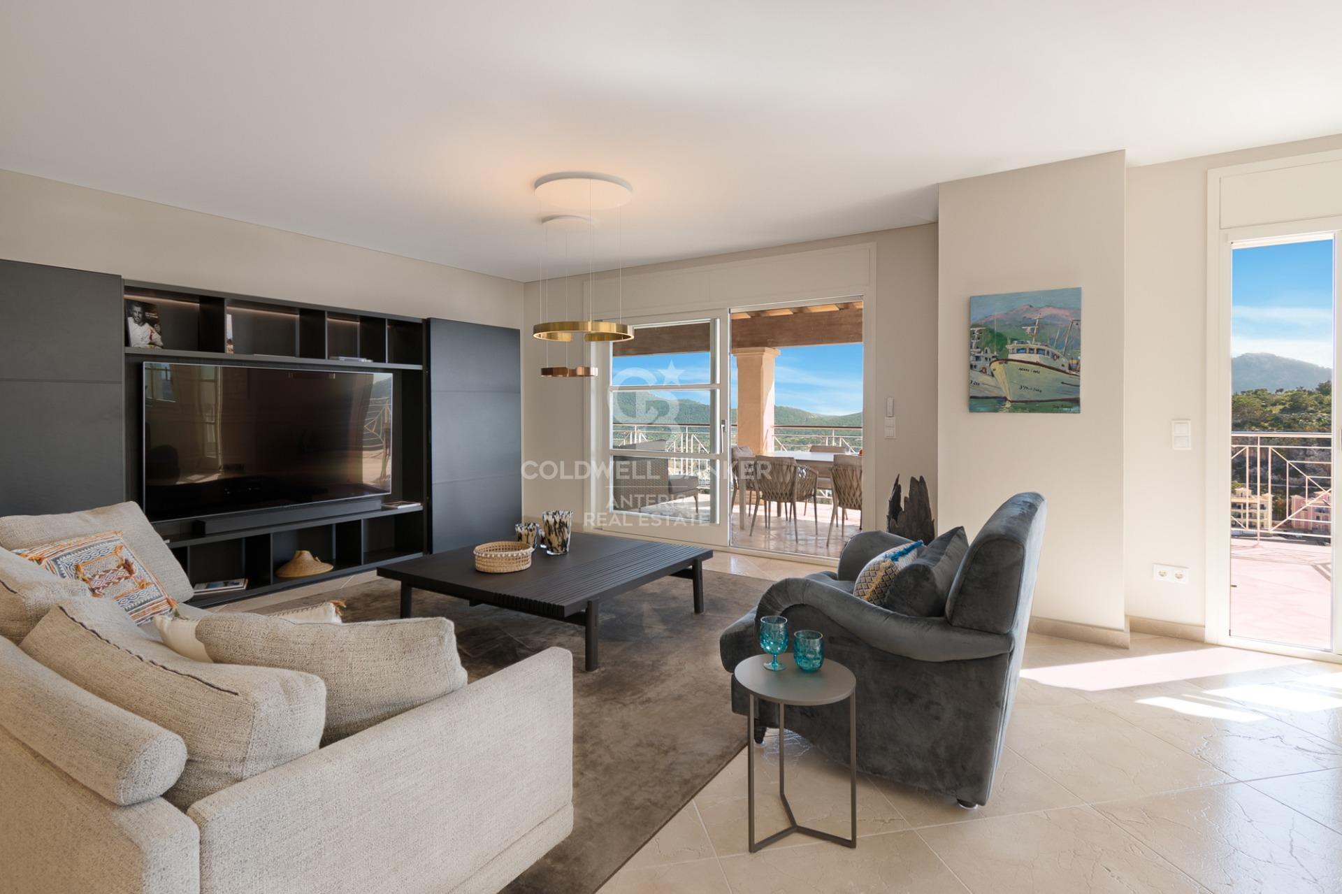 Premium penthouse in a privileged location with incomparable sea views in Port Andratx