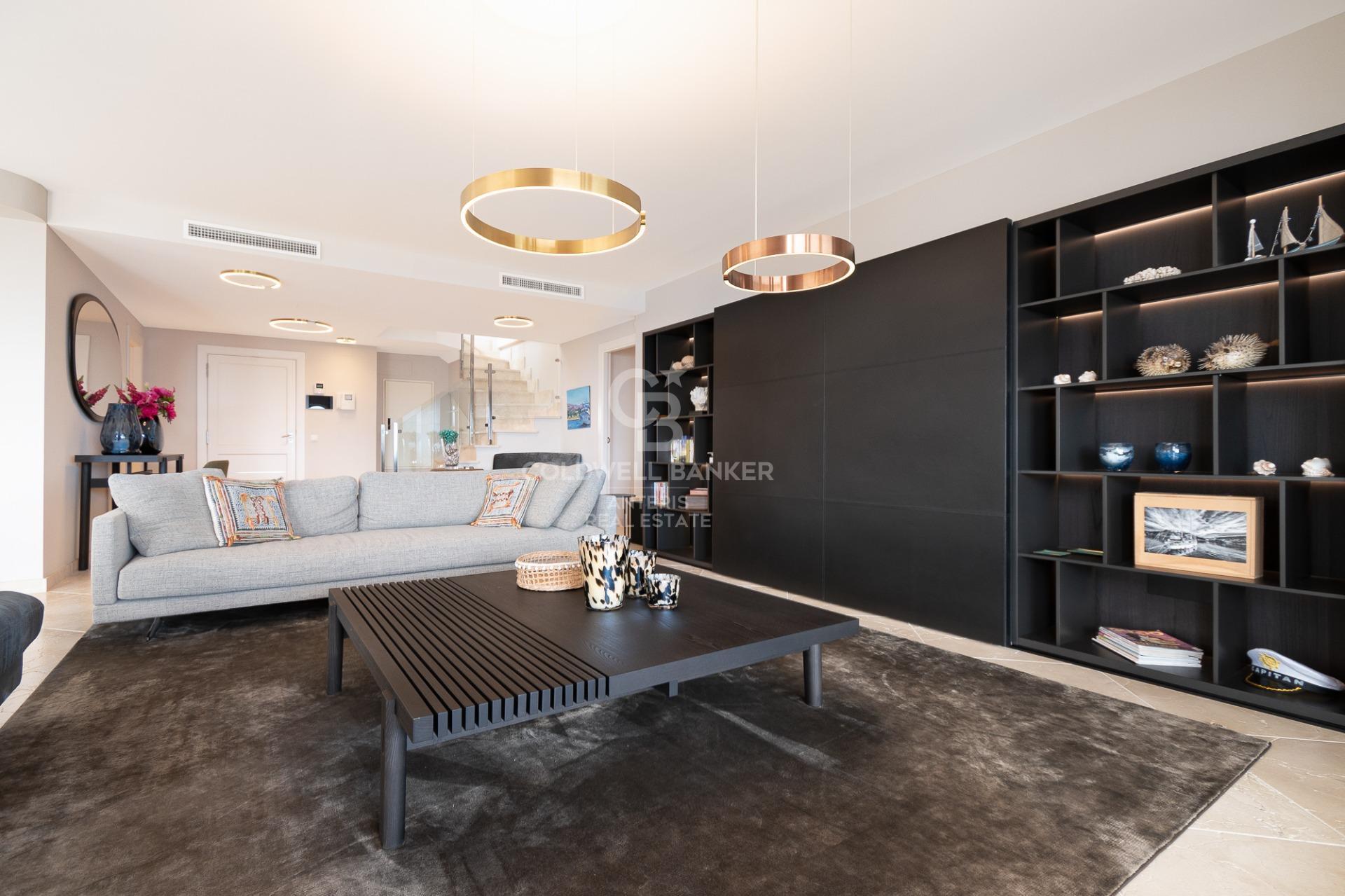 Premium penthouse in a privileged location with incomparable sea views in Port Andratx