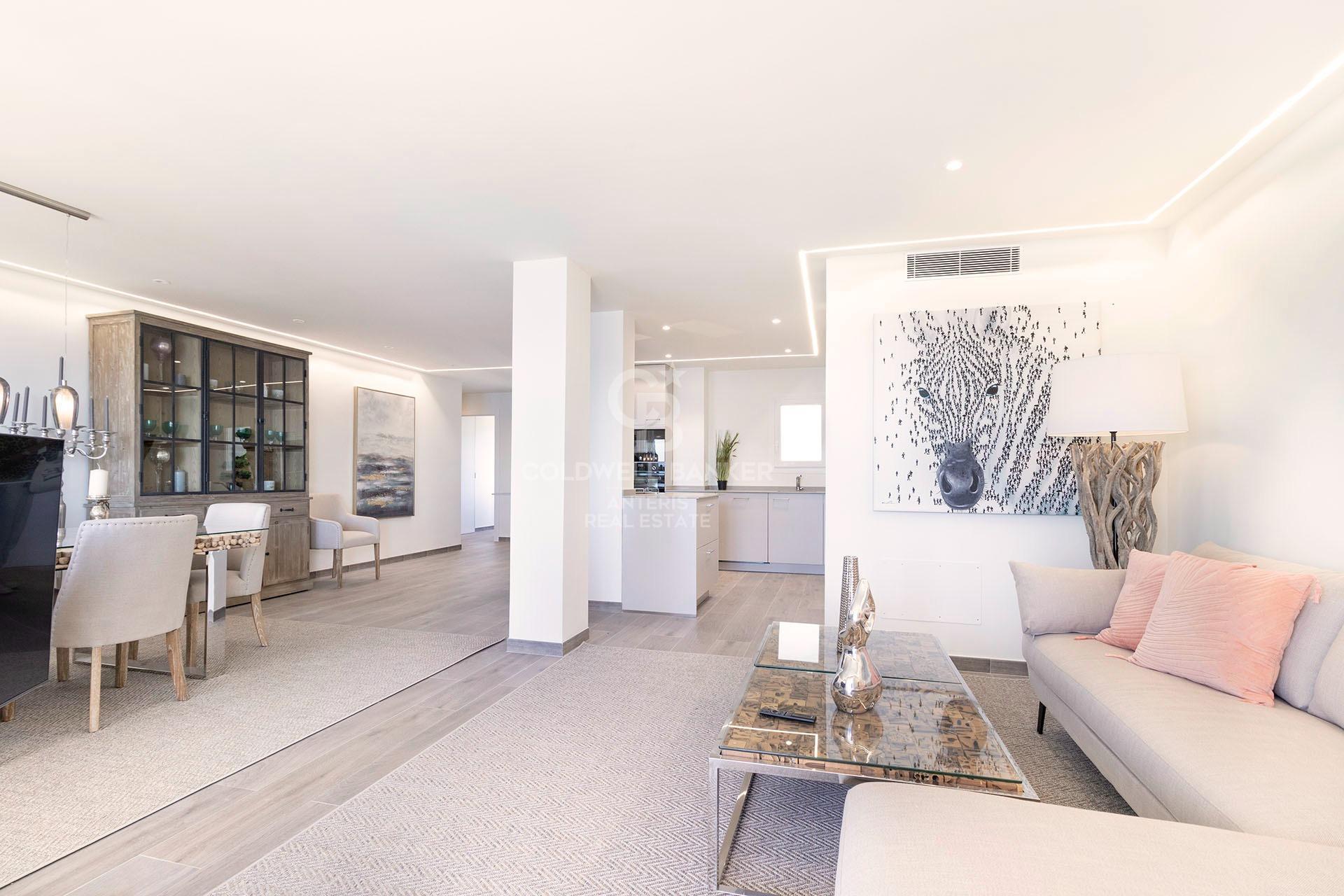 Elegante apartamento con vistas al mar en la playa de Cala Mayor