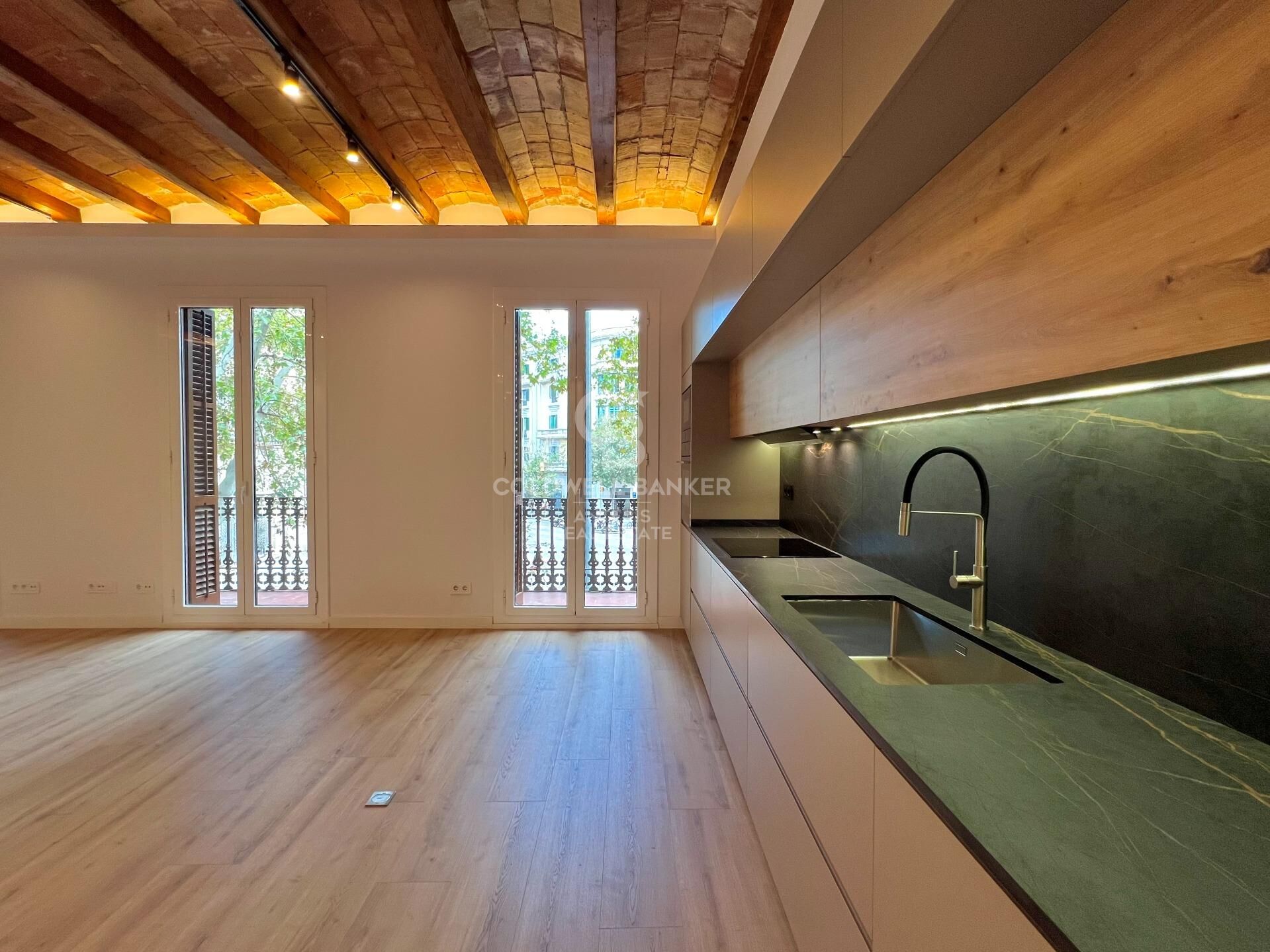 Zachwycające mieszkanie w sercu dzielnicy Eixample