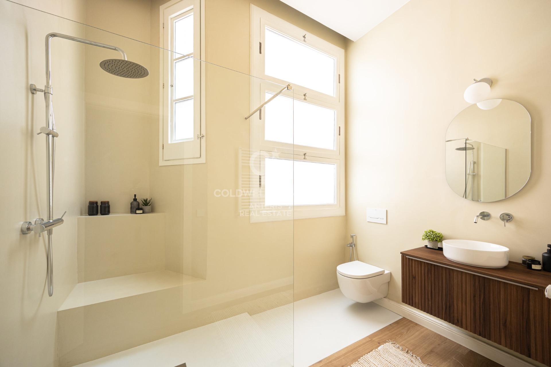 Stylowy apartament w pobliżu Placu Katalońskiego