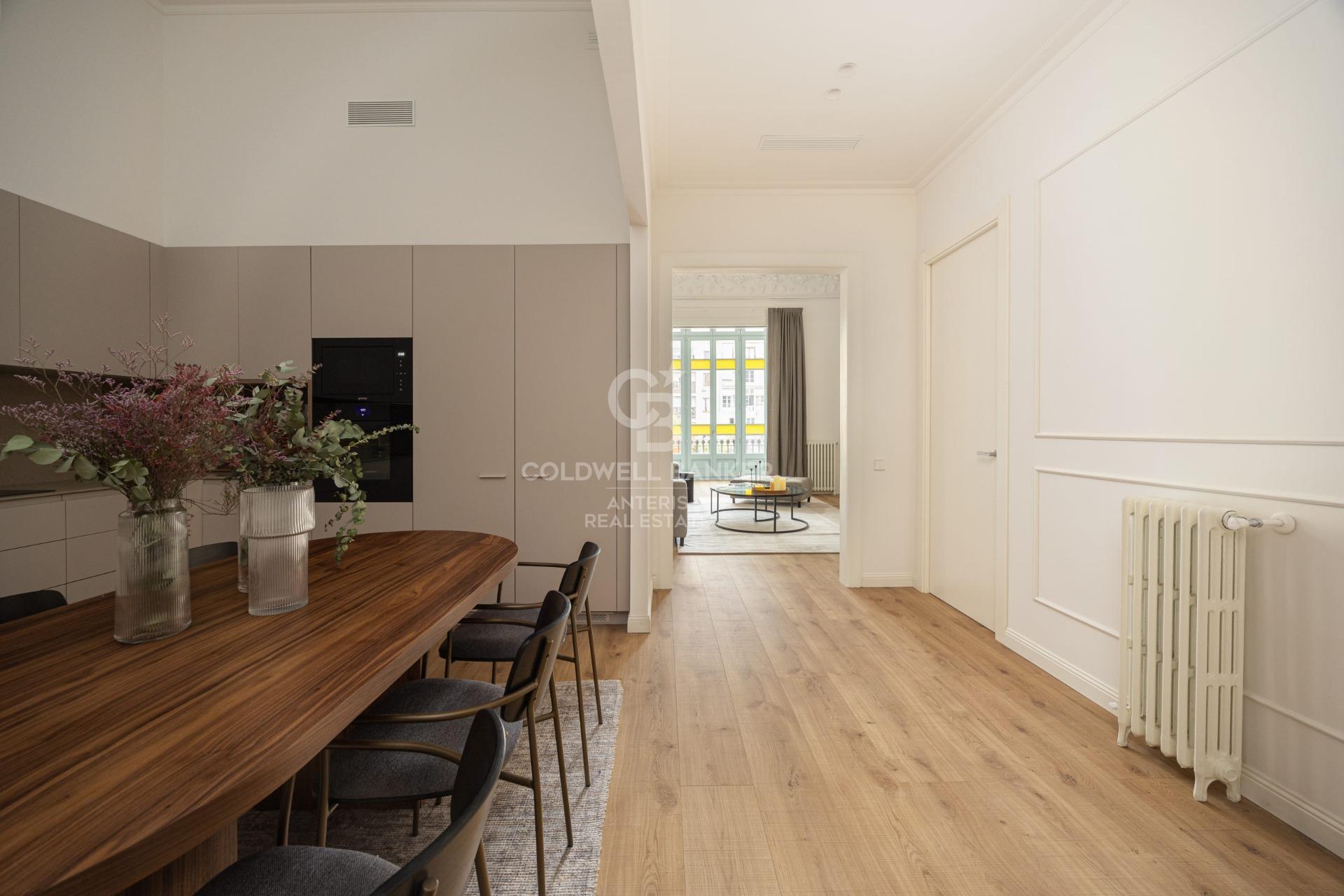 Stylowy apartament w pobliżu Placu Katalońskiego