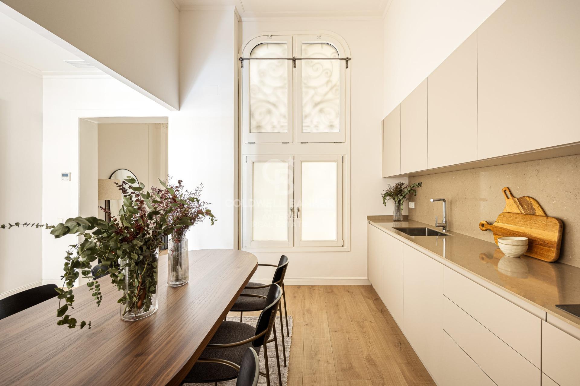 Stylowy apartament w pobliżu Placu Katalońskiego