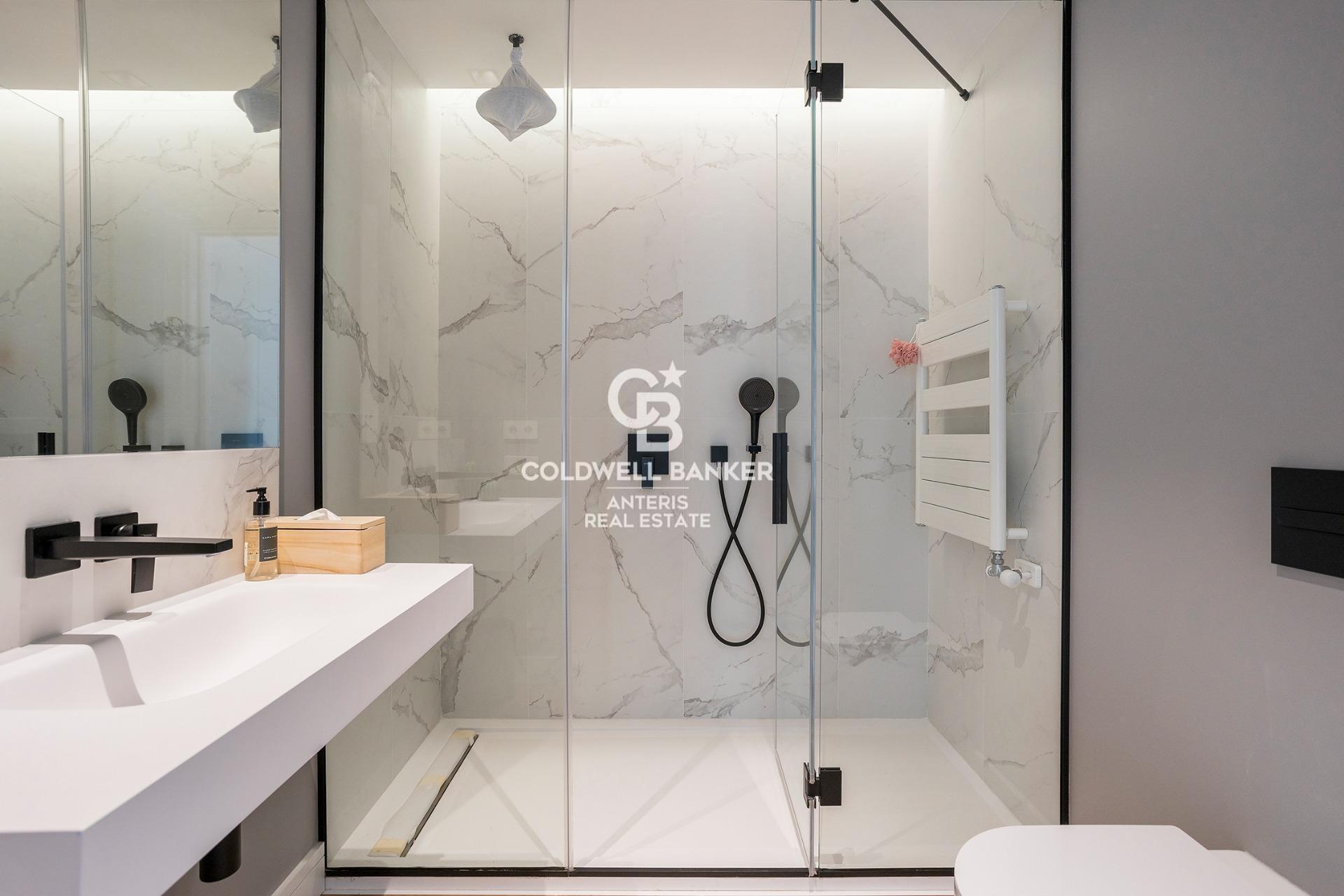 Luksusowe apartamenty w odnowionej kamienicy w centrum Barcelony