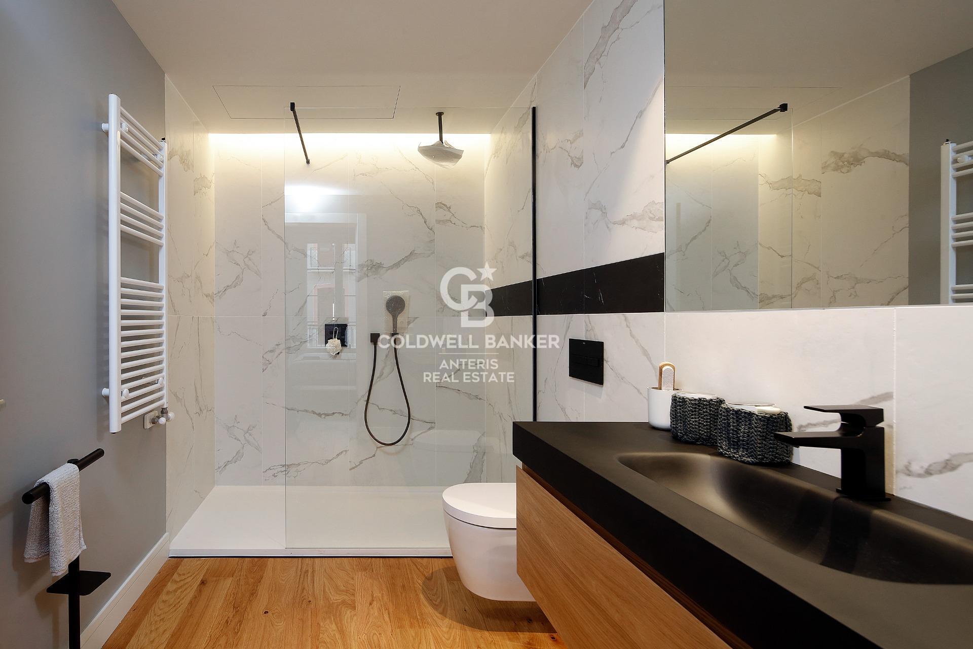 Luksusowe apartamenty w odnowionej kamienicy w centrum Barcelony