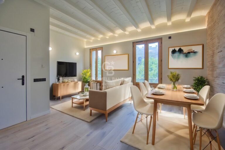 Całkowicie odnowiony luksusowy apartament w kamienicy z XIX wieku przy Passeig Sant Joan