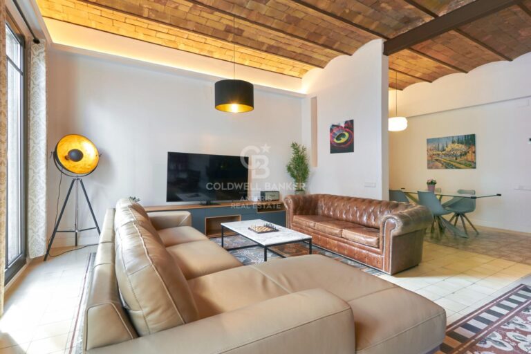 Spacious flat with three double bedrooms and high-end finishes