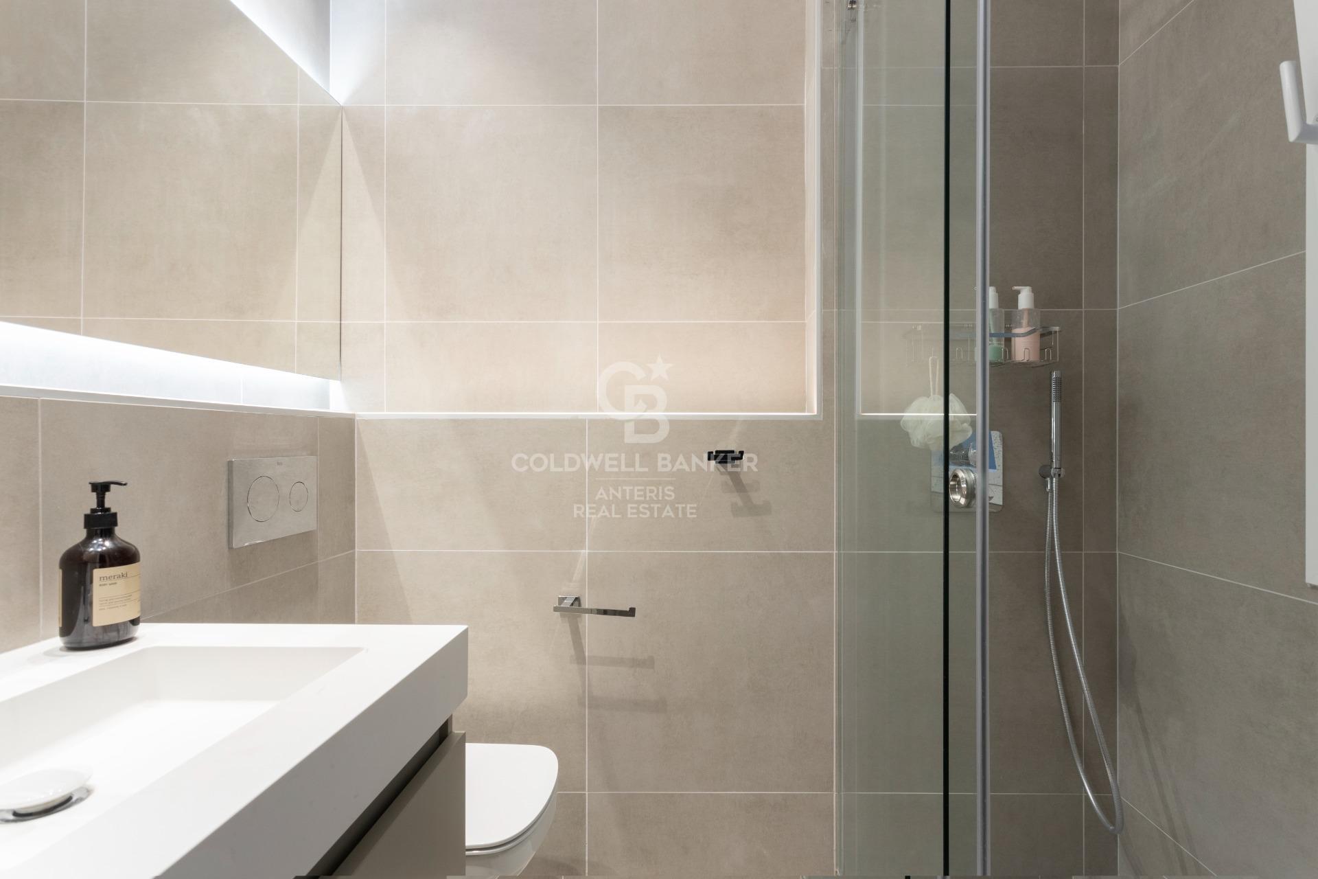 Renovated flat with luxury finishes