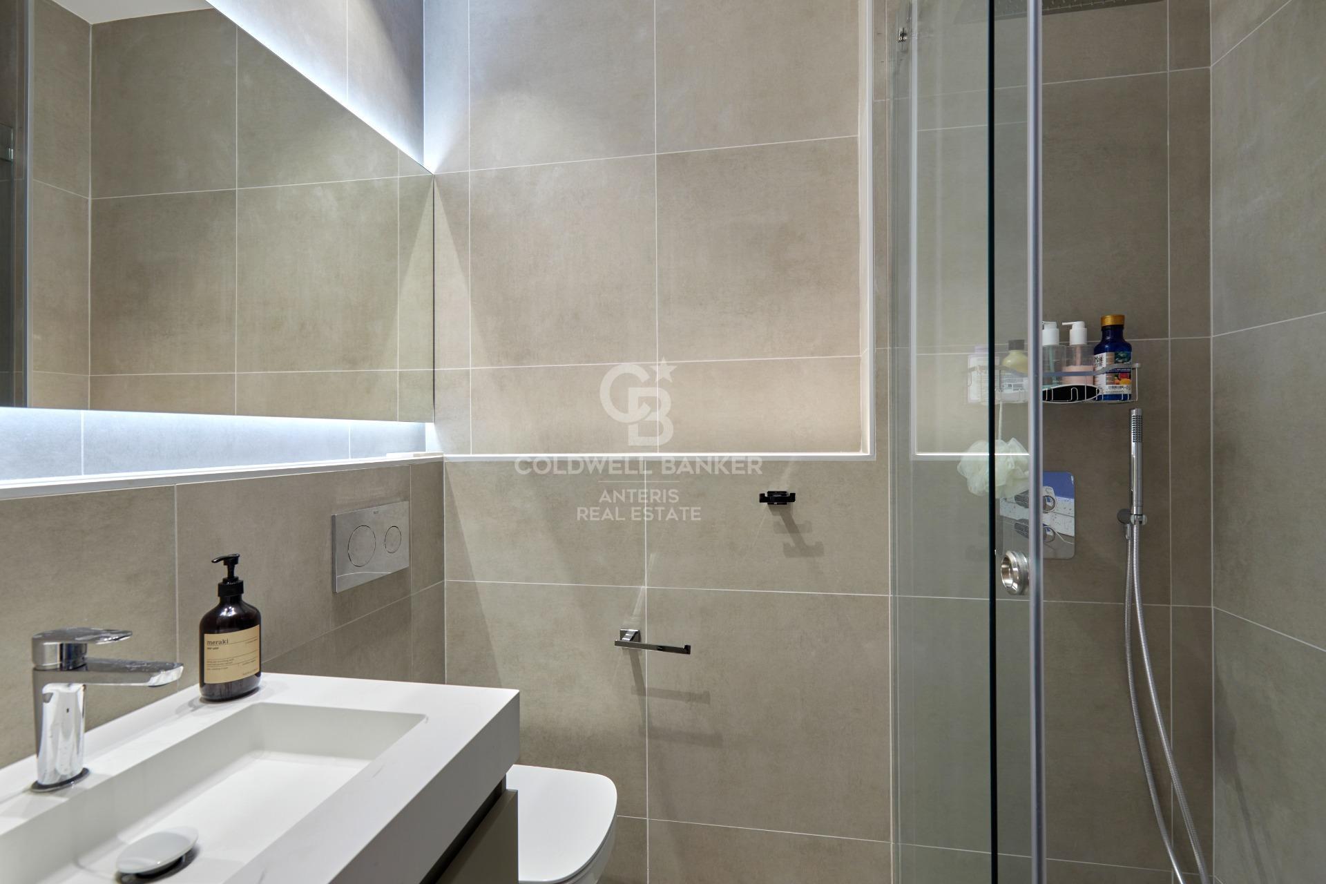 Renovated flat with luxury finishes