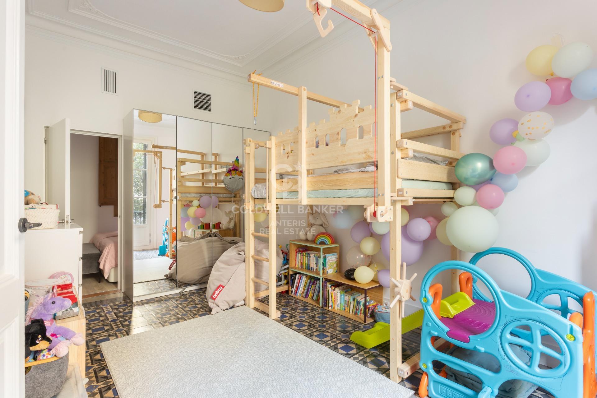 Renovated flat with luxury finishes