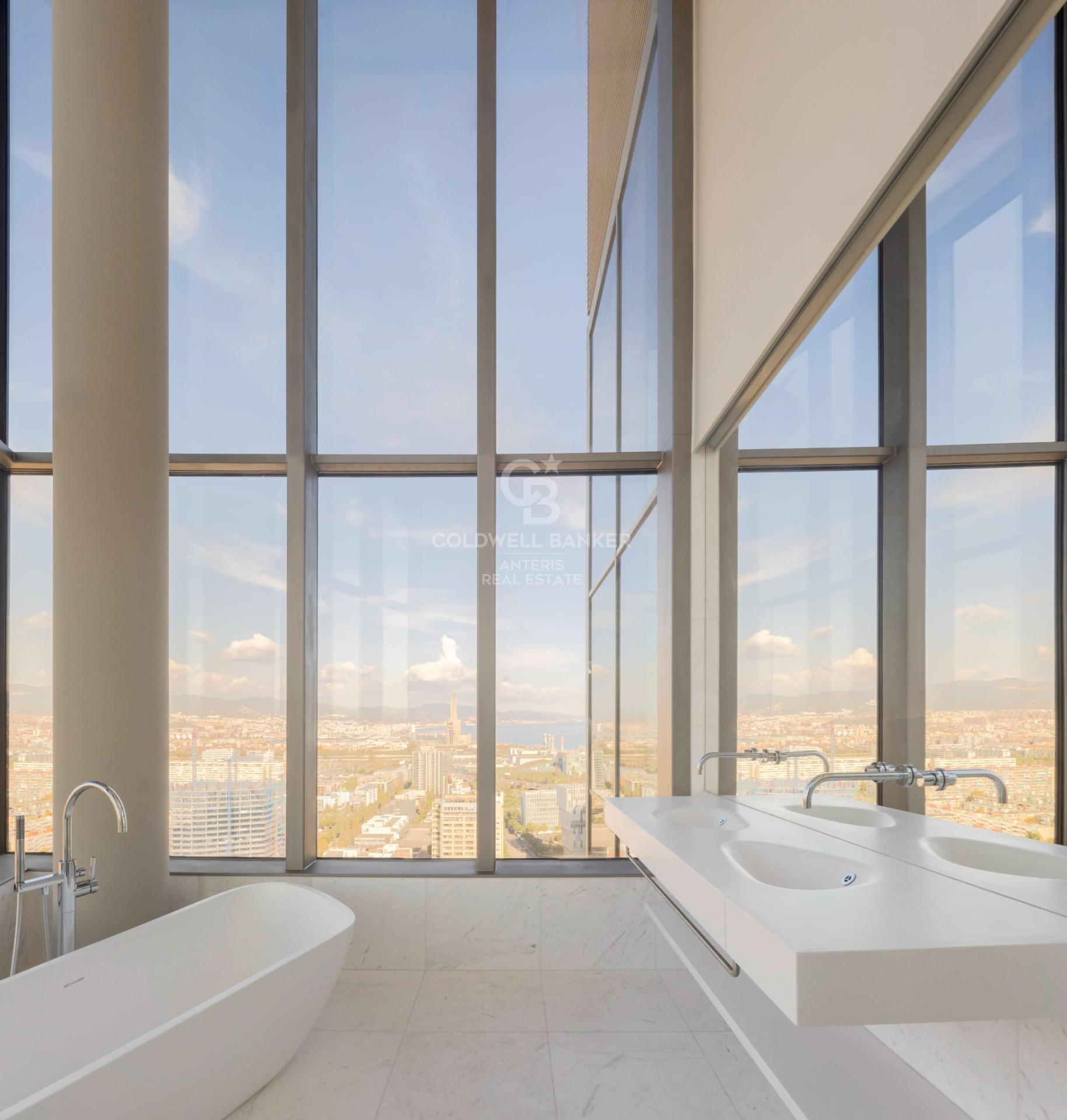 Vive la exclusividad y el lujo en un edificio frente al mar