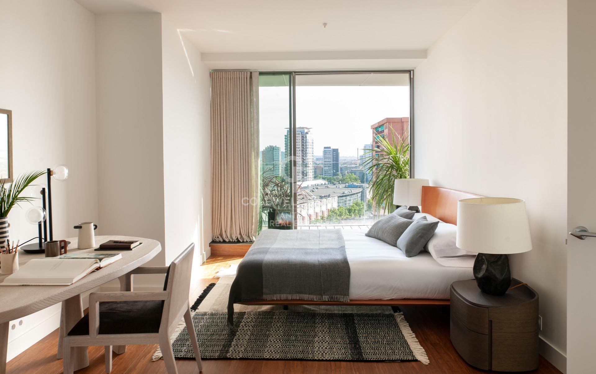 Vive la exclusividad y el lujo en un edificio frente al mar