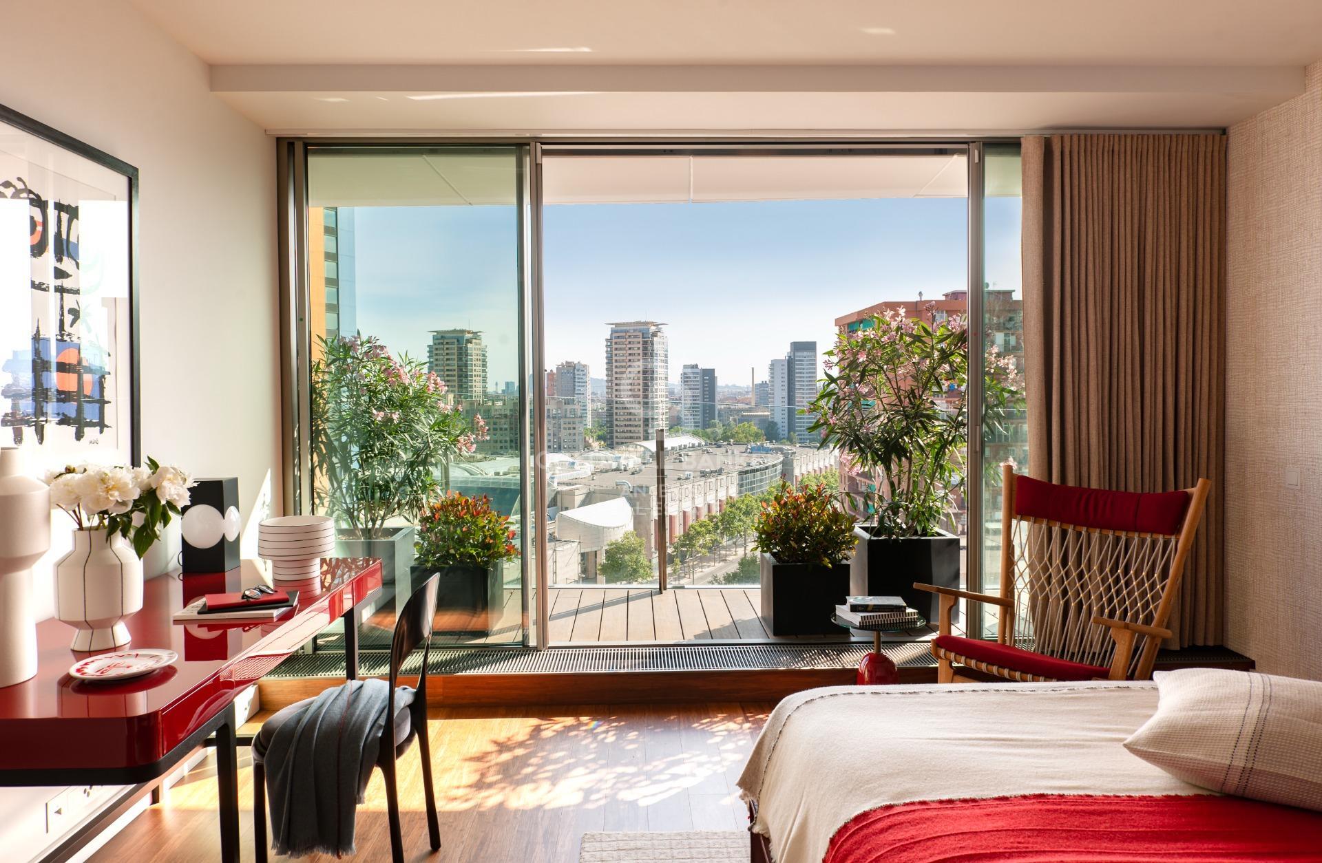 Vive la exclusividad y el lujo en un edificio frente al mar