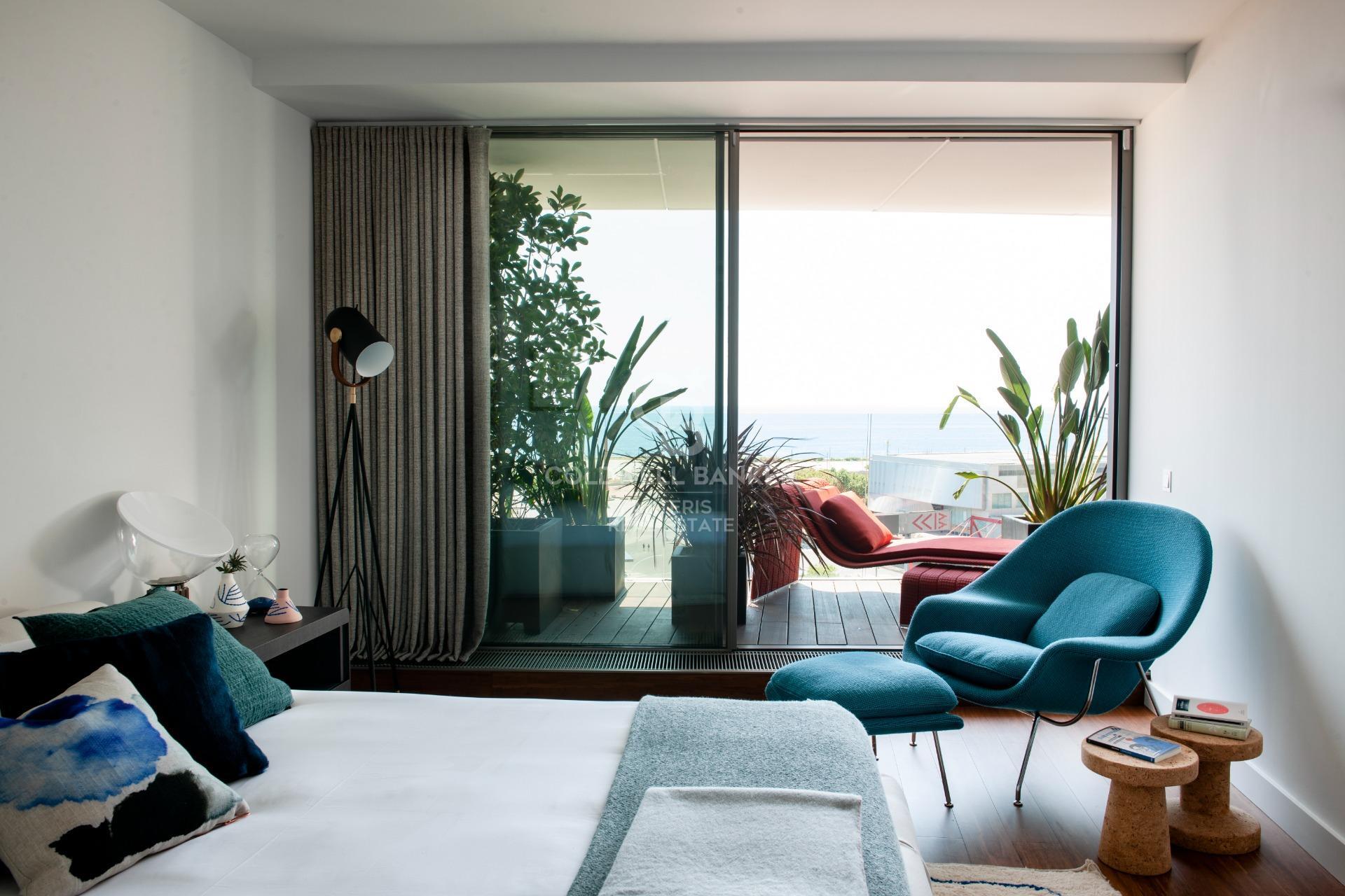 Vive la exclusividad y el lujo en un edificio frente al mar