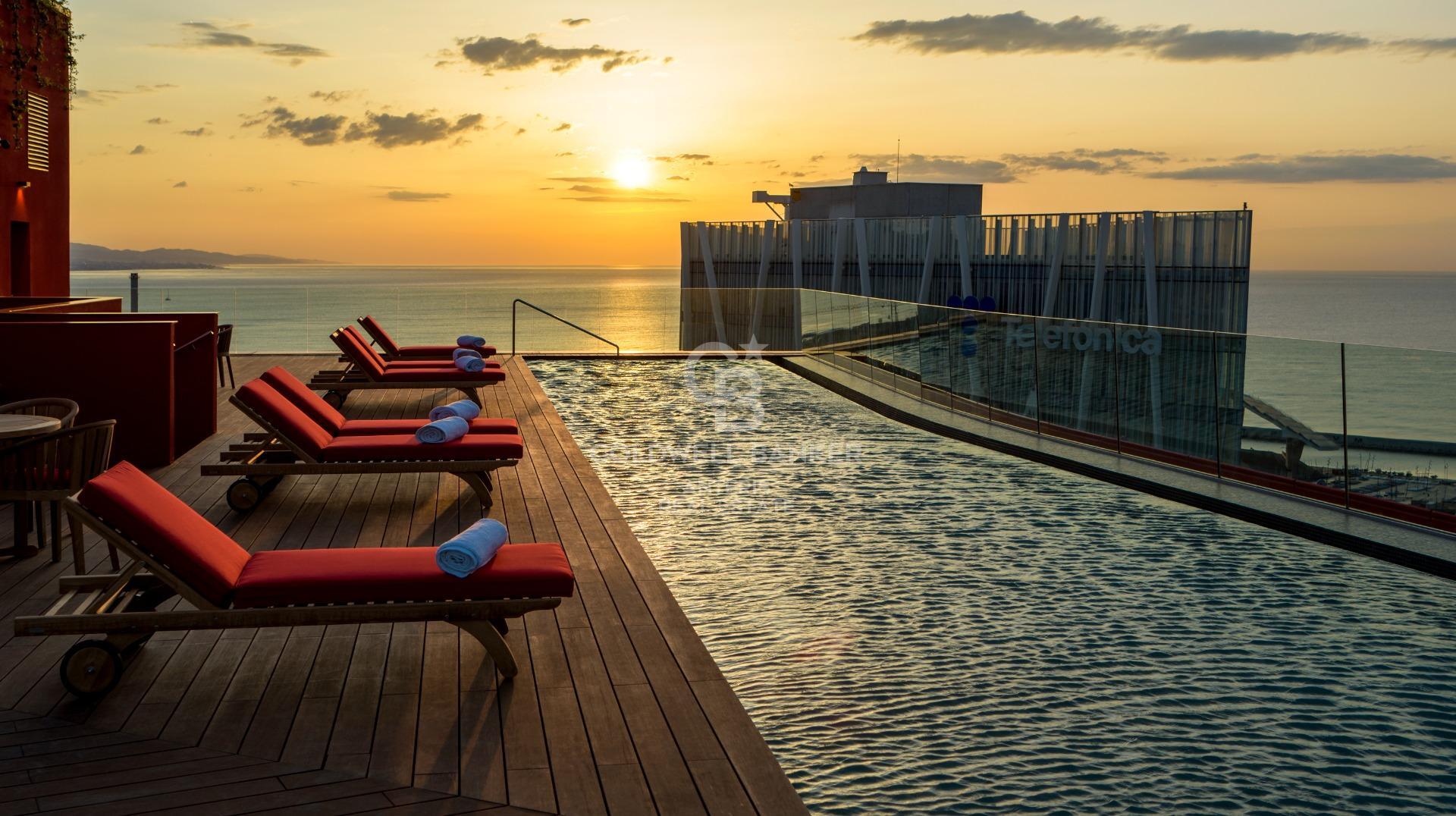 Vive la exclusividad y el lujo en un edificio frente al mar