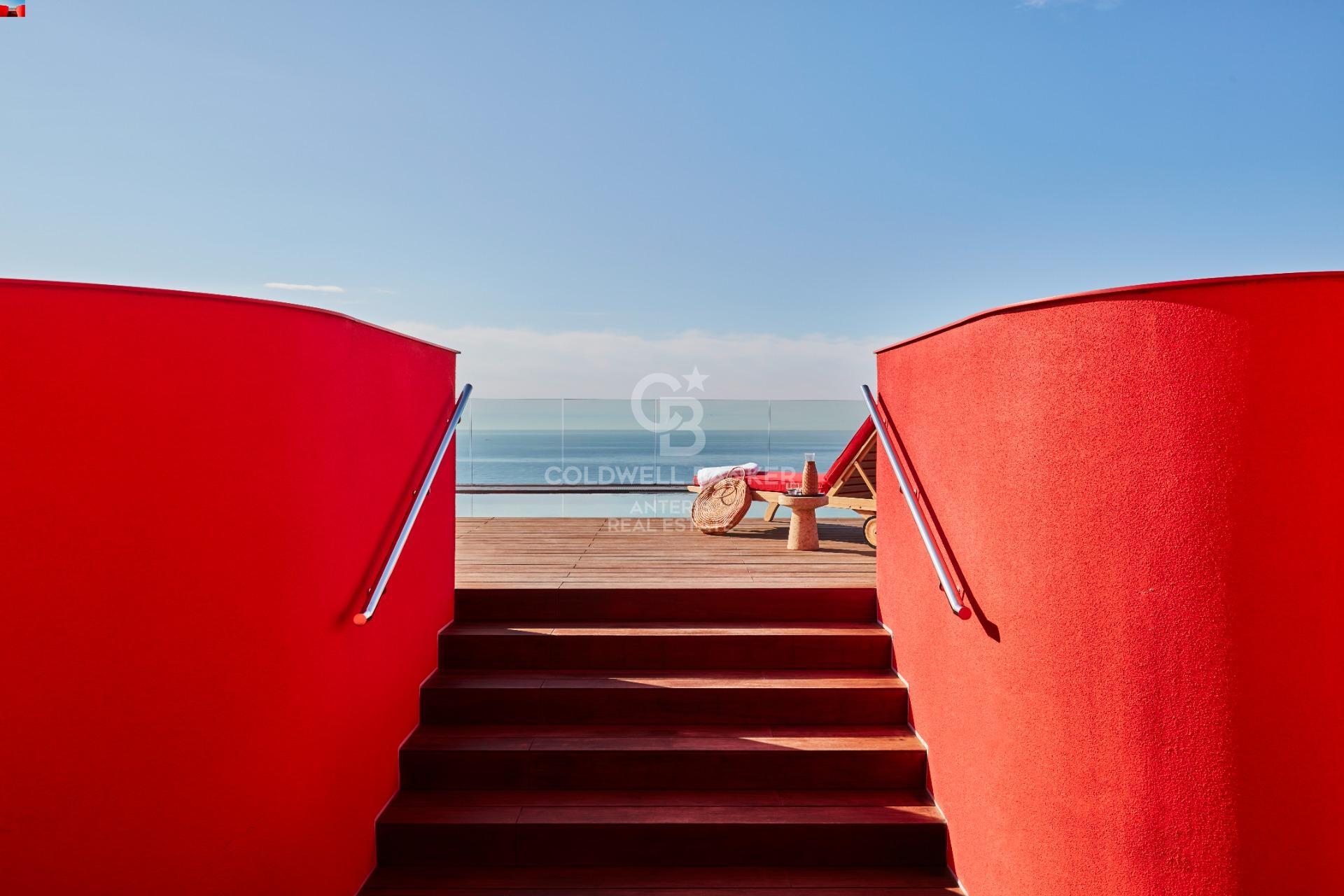 Vive la exclusividad y el lujo en un edificio frente al mar