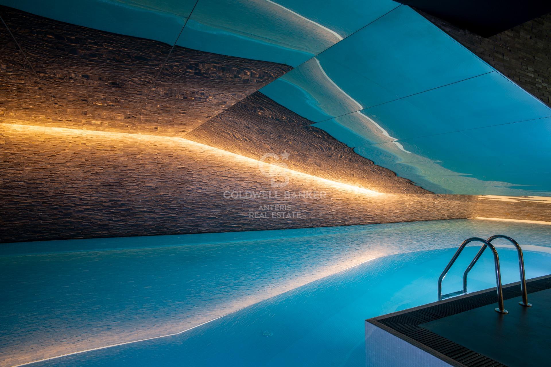 Vive la exclusividad y el lujo en un edificio frente al mar