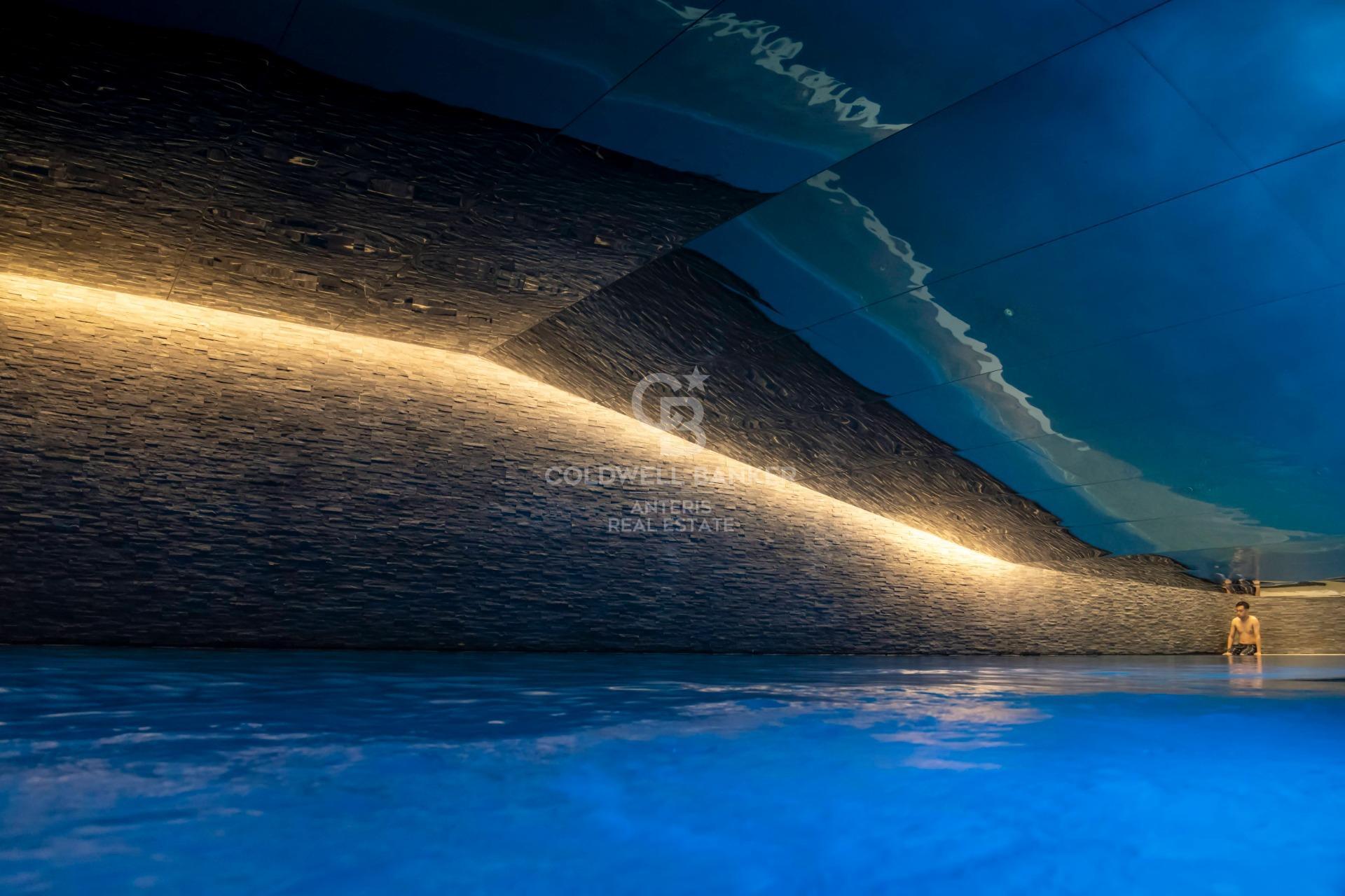 Vive la exclusividad y el lujo en un edificio frente al mar