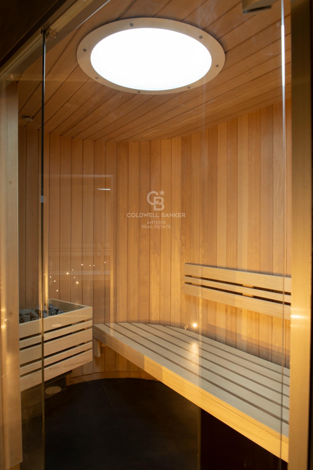 Vive la exclusividad y el lujo en un edificio frente al mar