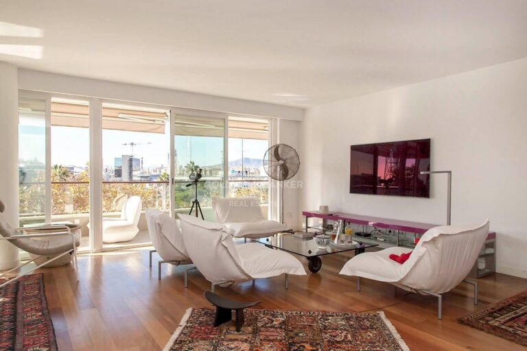 Ekskluzywny i przestronny apartament położony przy plaży Barceloneta