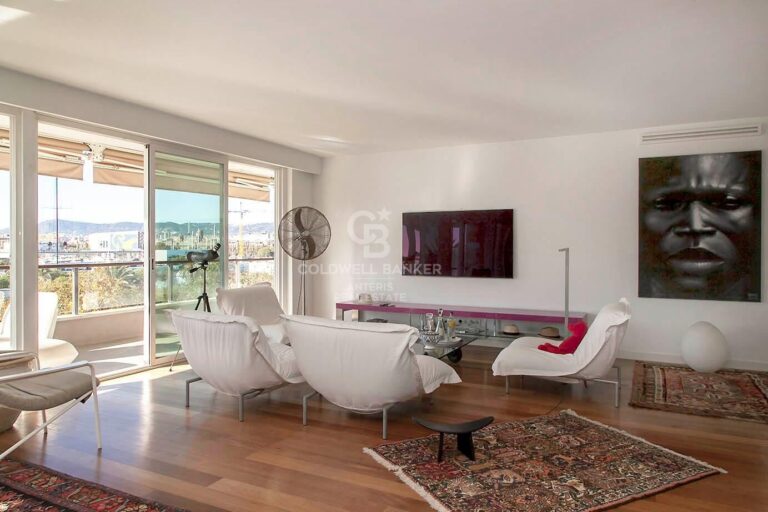 Ekskluzywny i przestronny apartament położony przy plaży Barceloneta