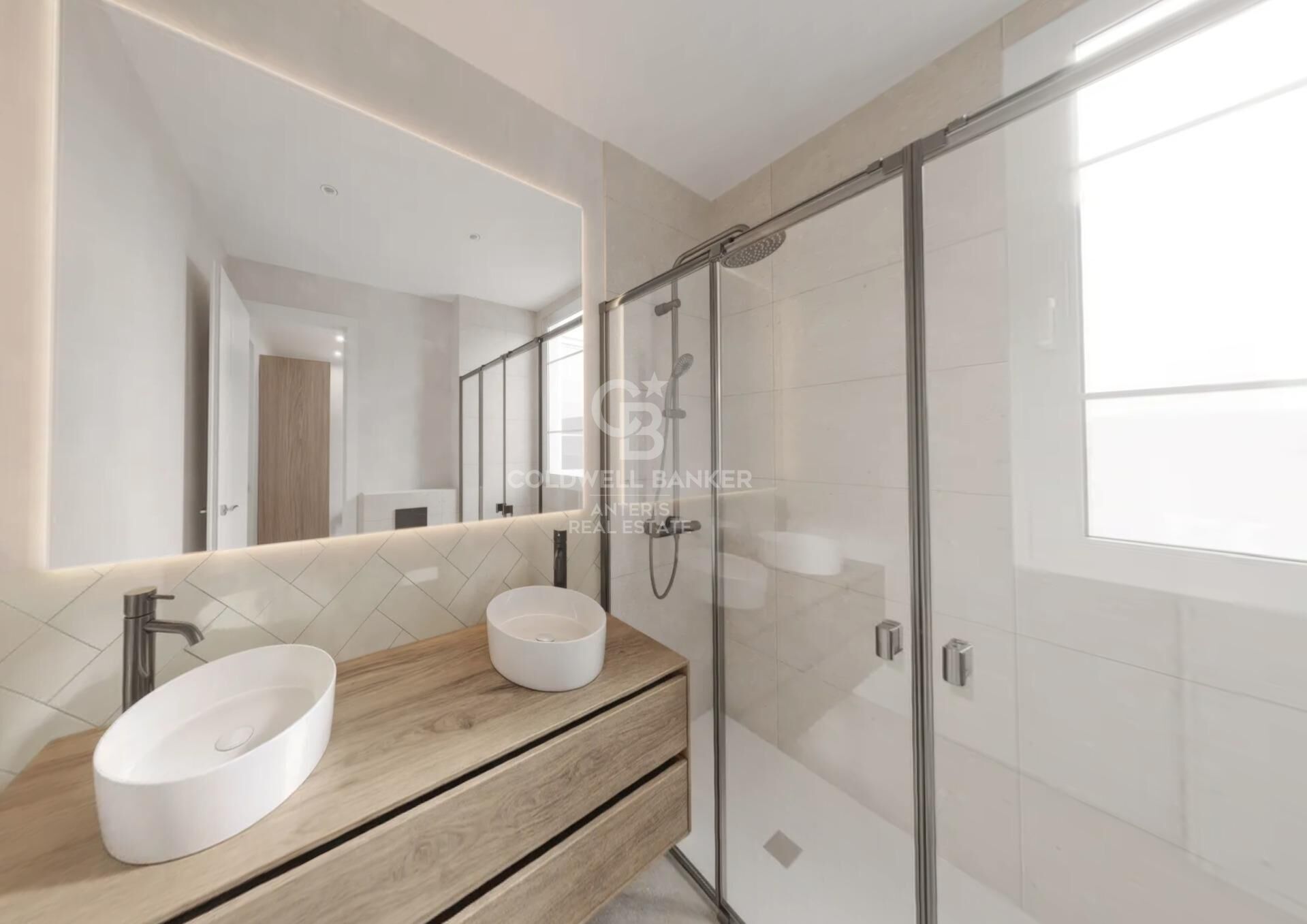 Odnowione mieszkanie w zabytkowej kamienicy