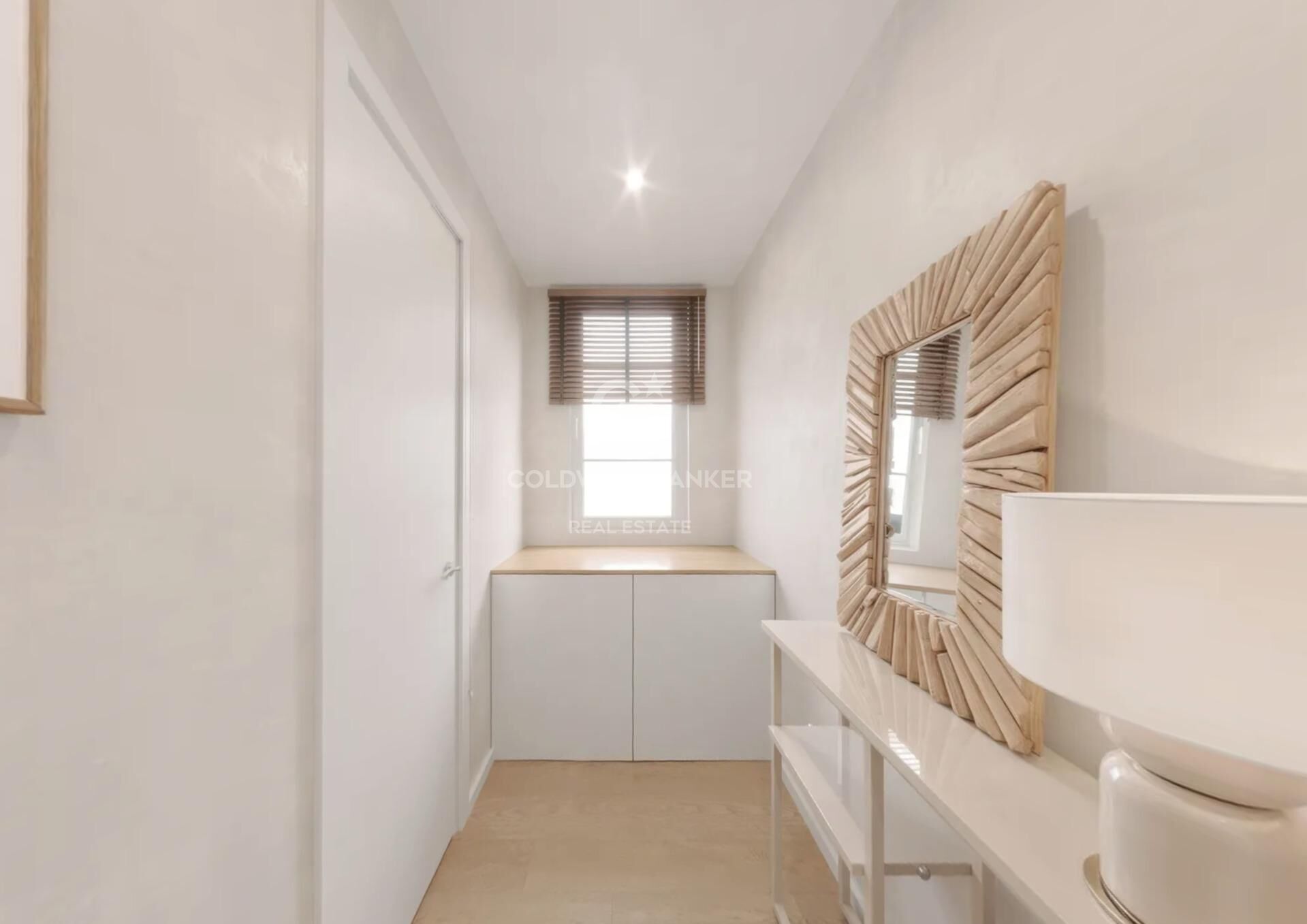 Odnowione mieszkanie w zabytkowej kamienicy