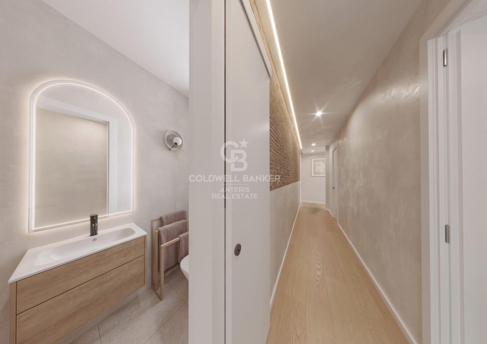 Odnowione mieszkanie w zabytkowej kamienicy