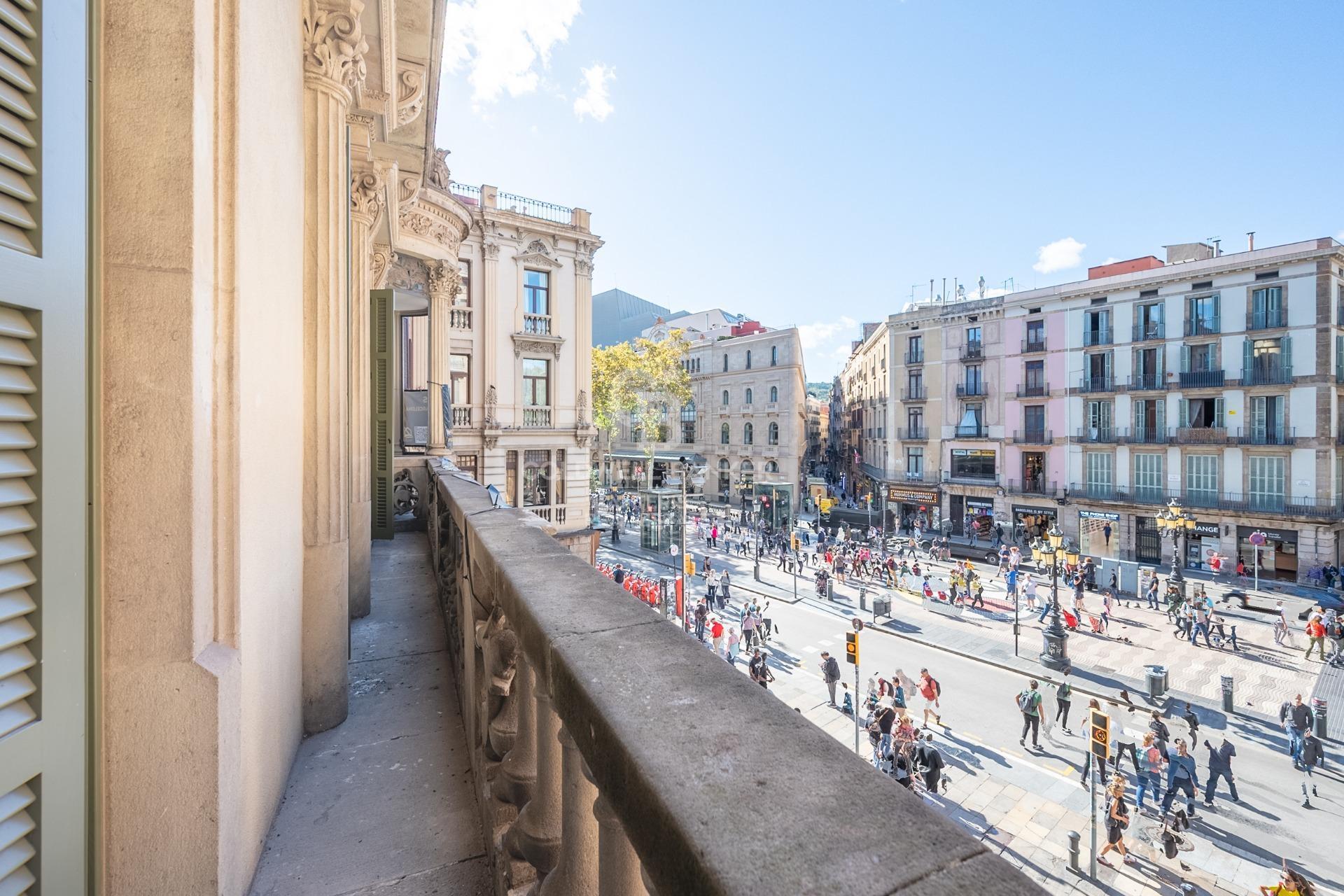 Promoción de pisos de alto standing en La Rambla