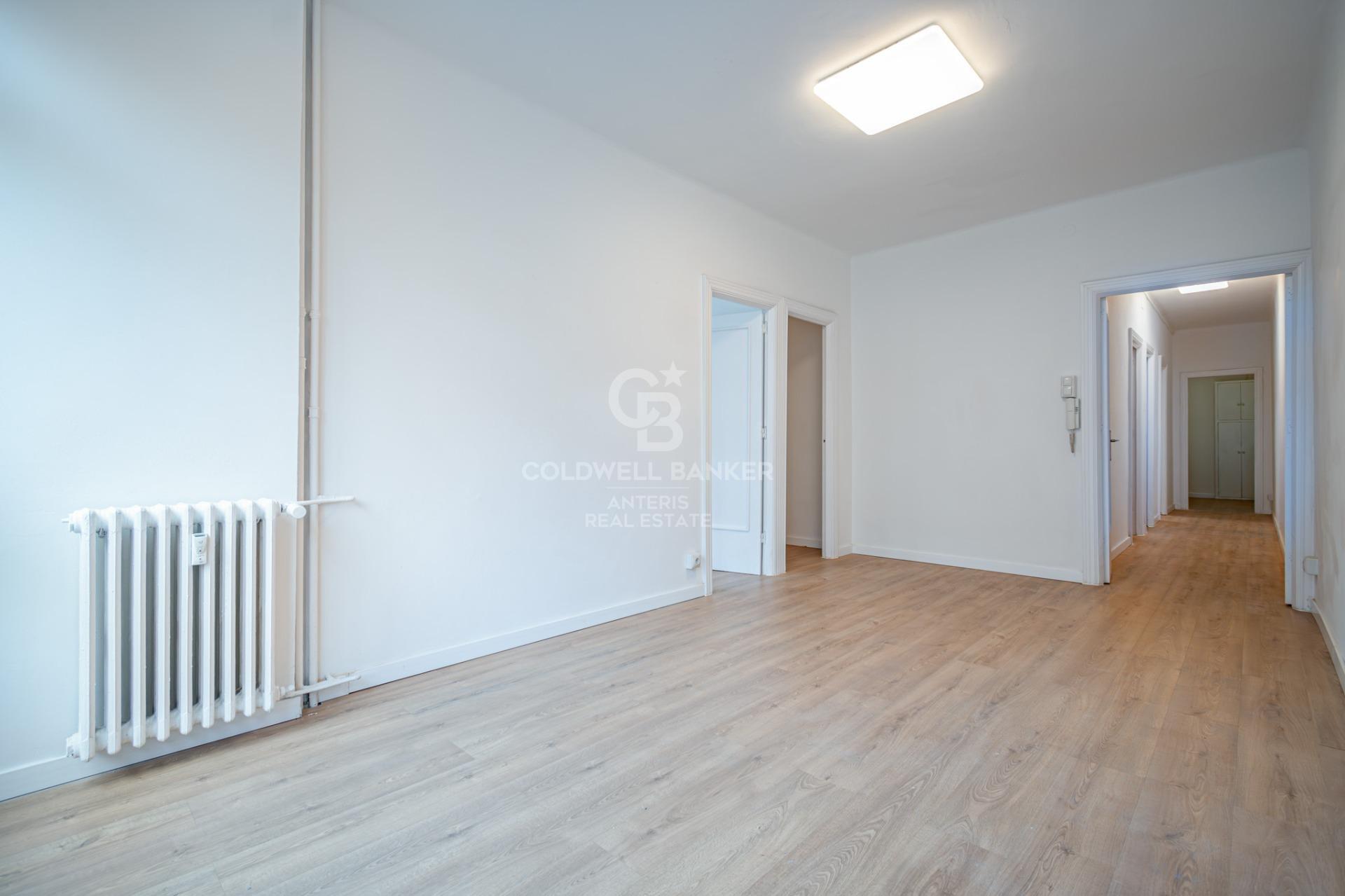 Bright flat in an unbeatable location