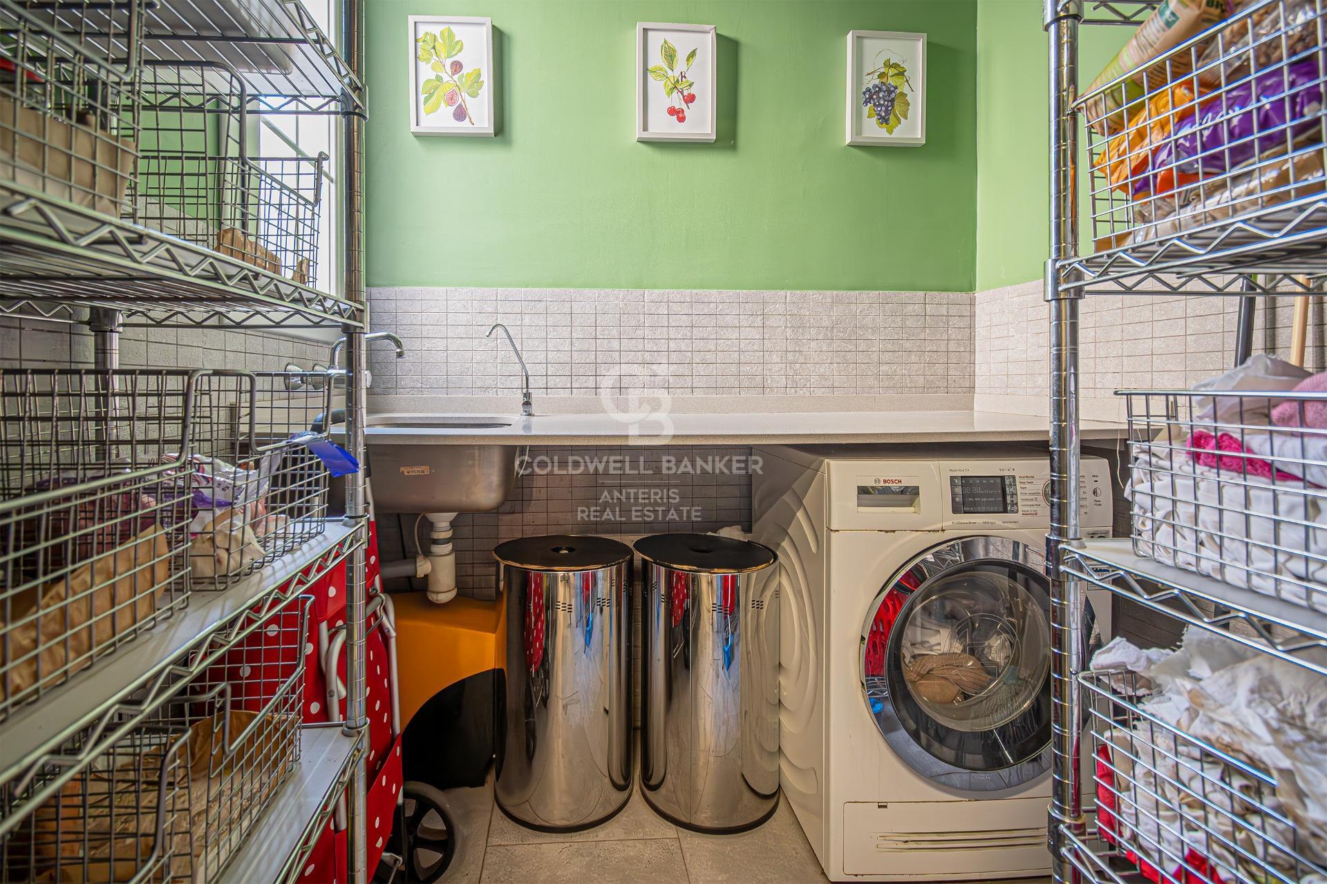 Zachwycający apartament z wysokimi sufitami i widokiem na Sagrada Familia