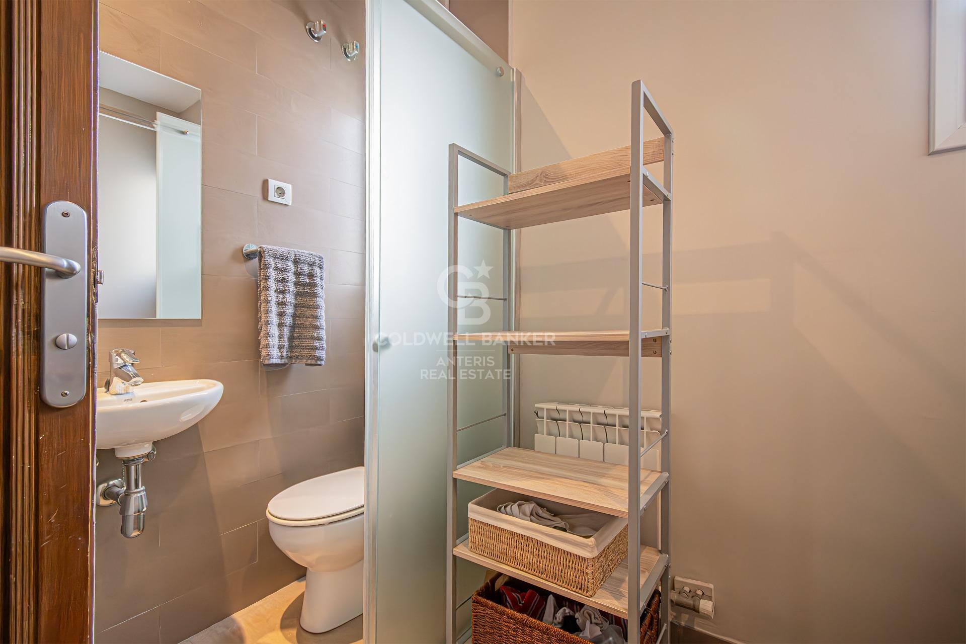 Zachwycający apartament z wysokimi sufitami i widokiem na Sagrada Familia