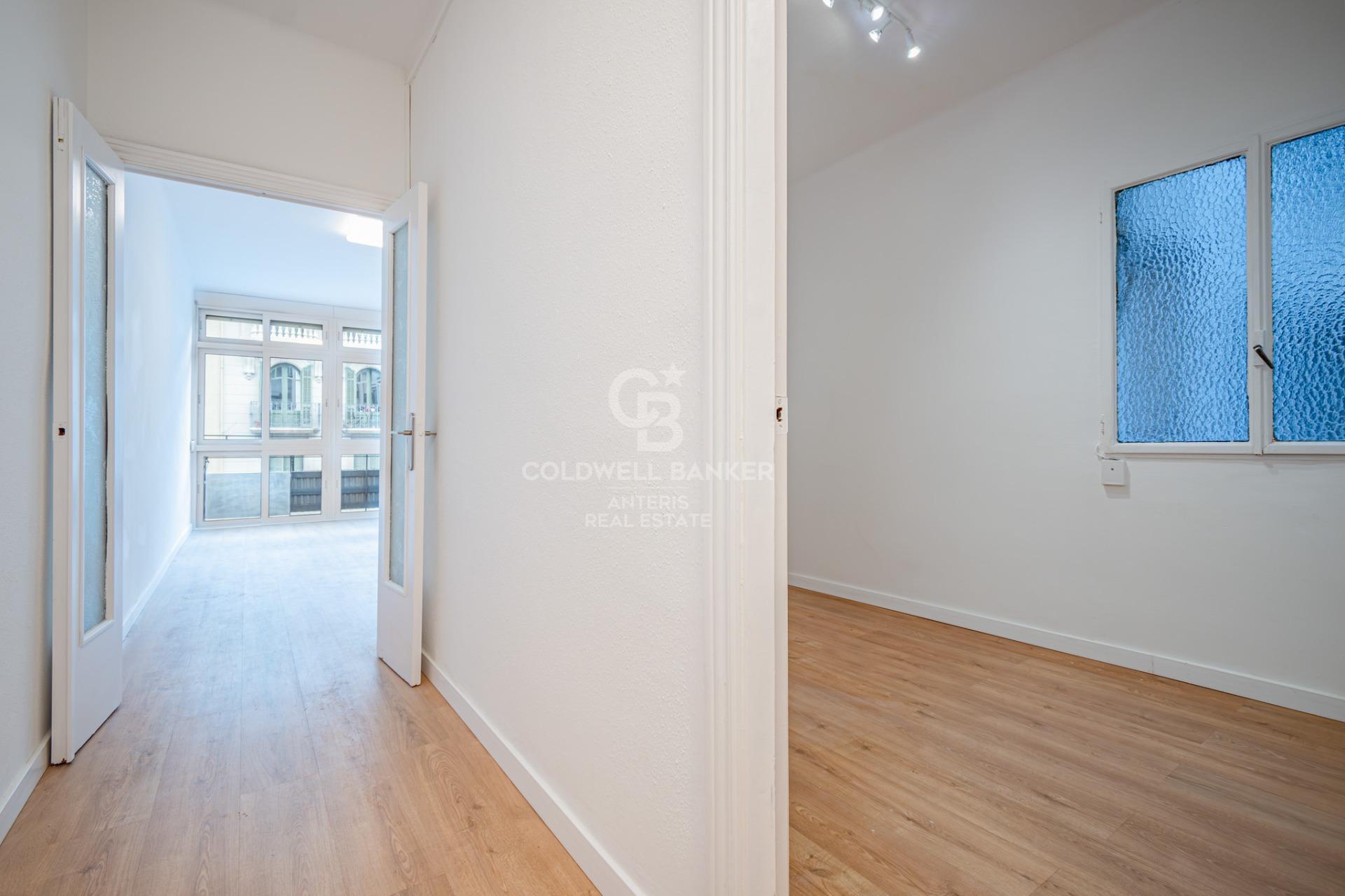 Bright flat in an unbeatable location