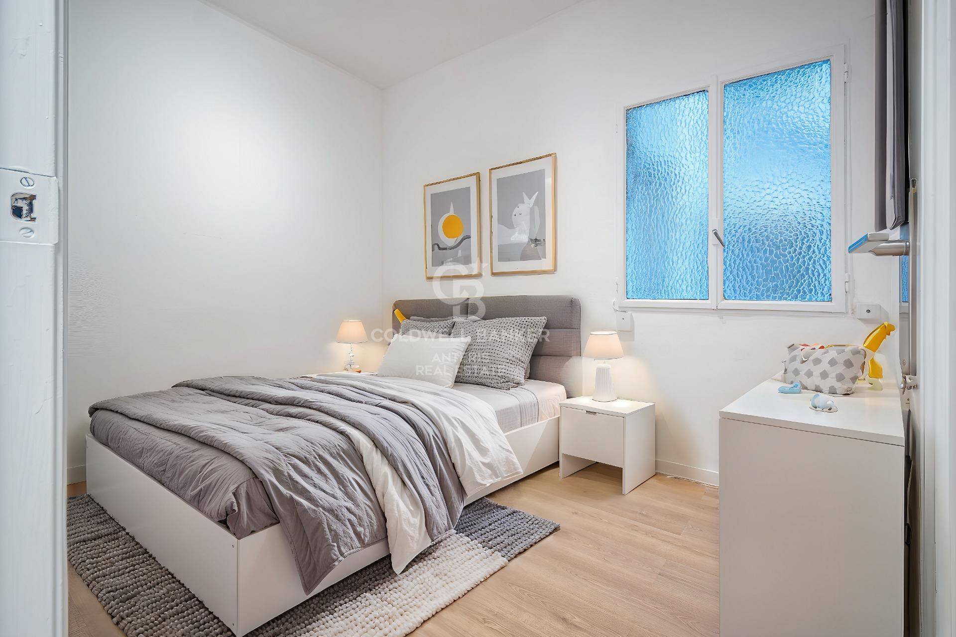 Bright flat in an unbeatable location