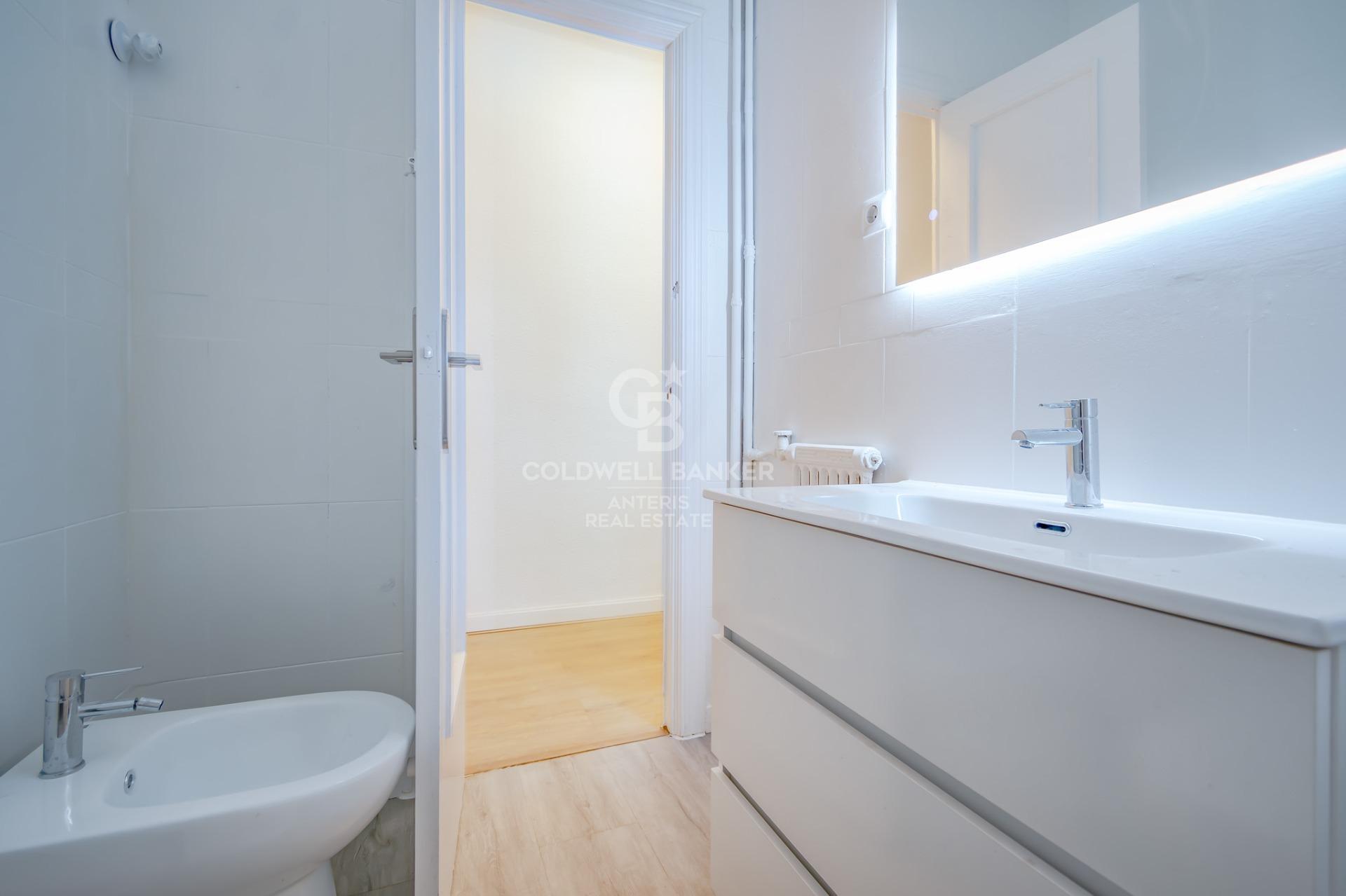 Bright flat in an unbeatable location