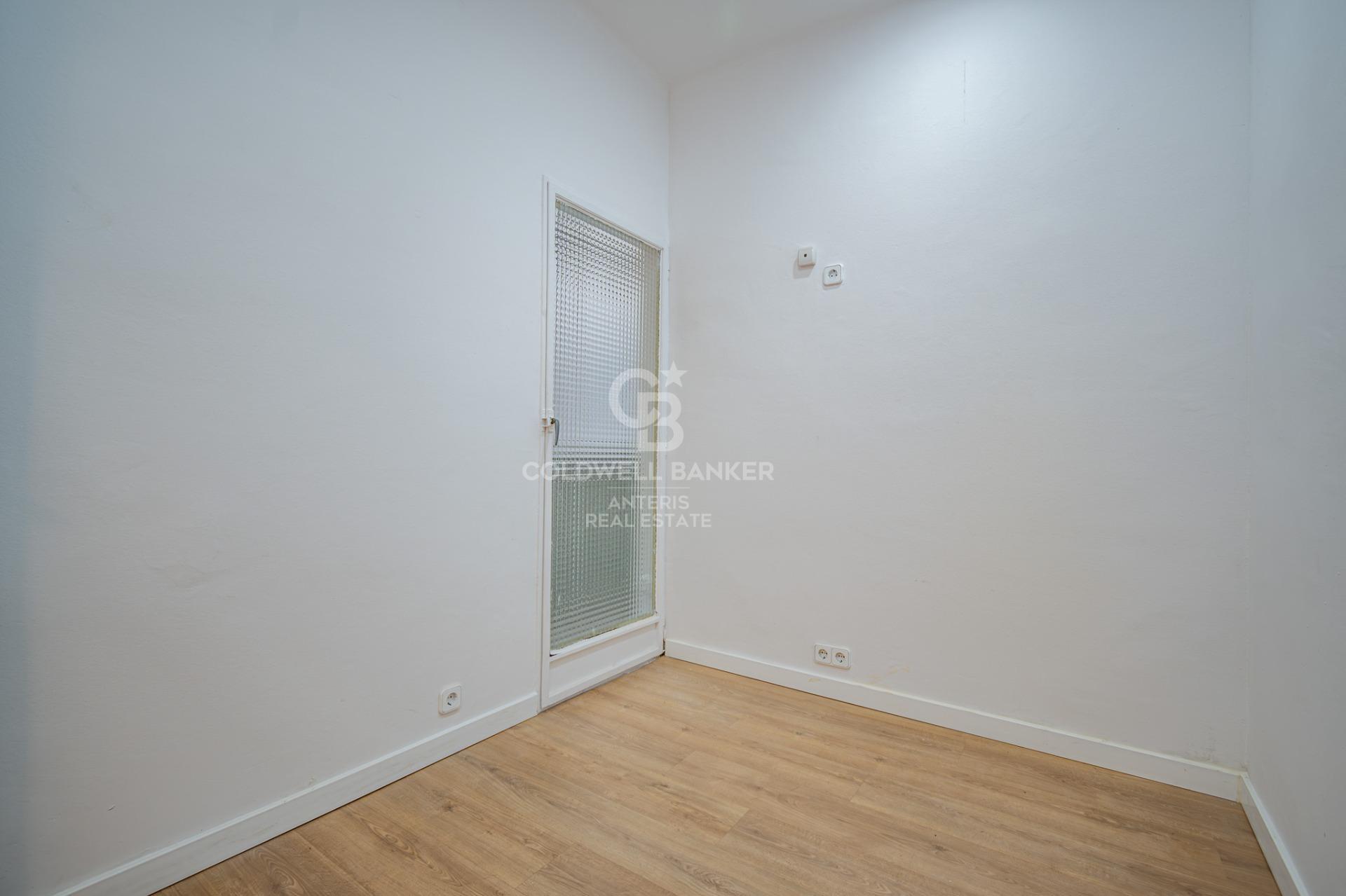 Bright flat in an unbeatable location