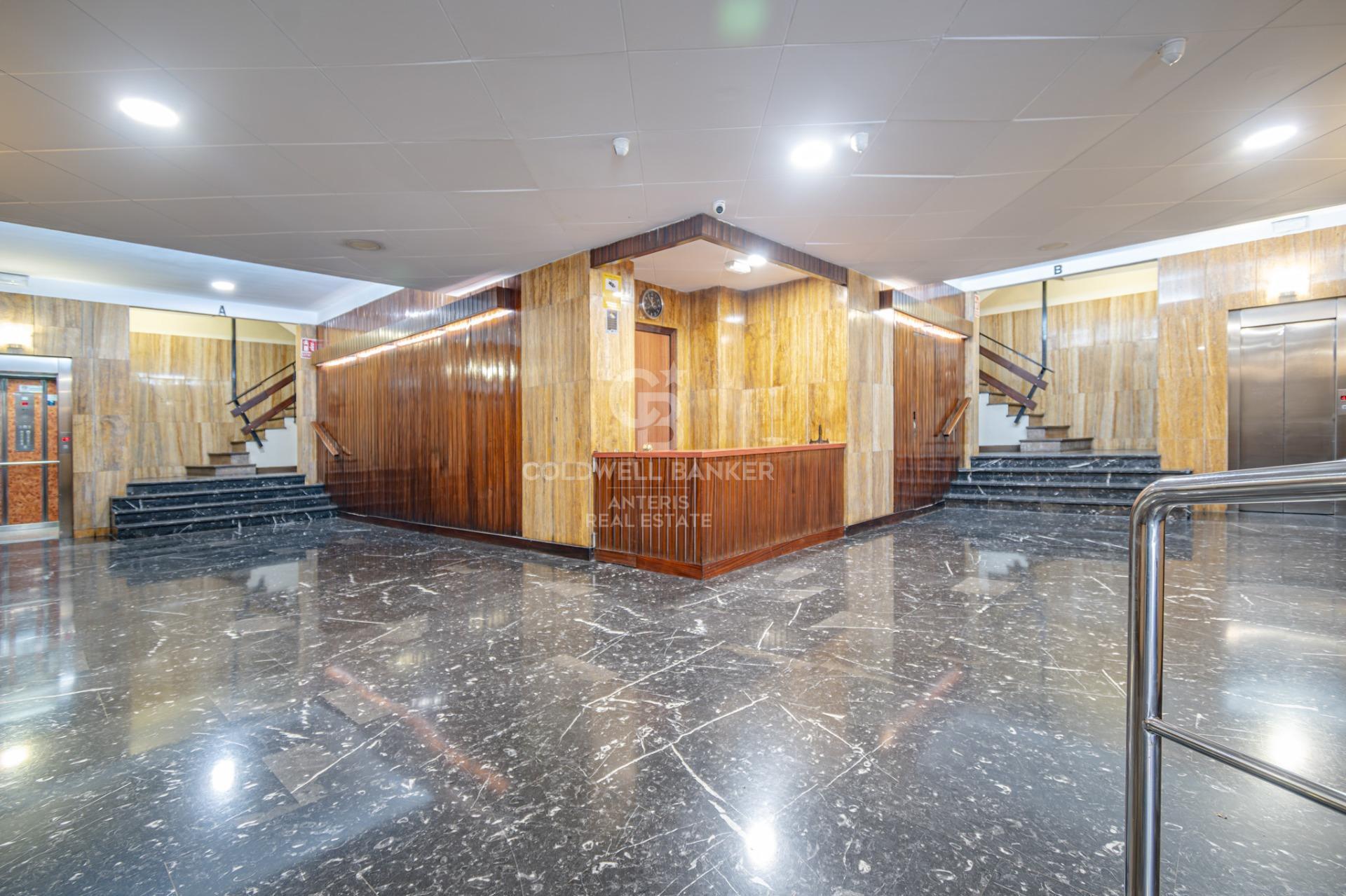 Bright flat in an unbeatable location