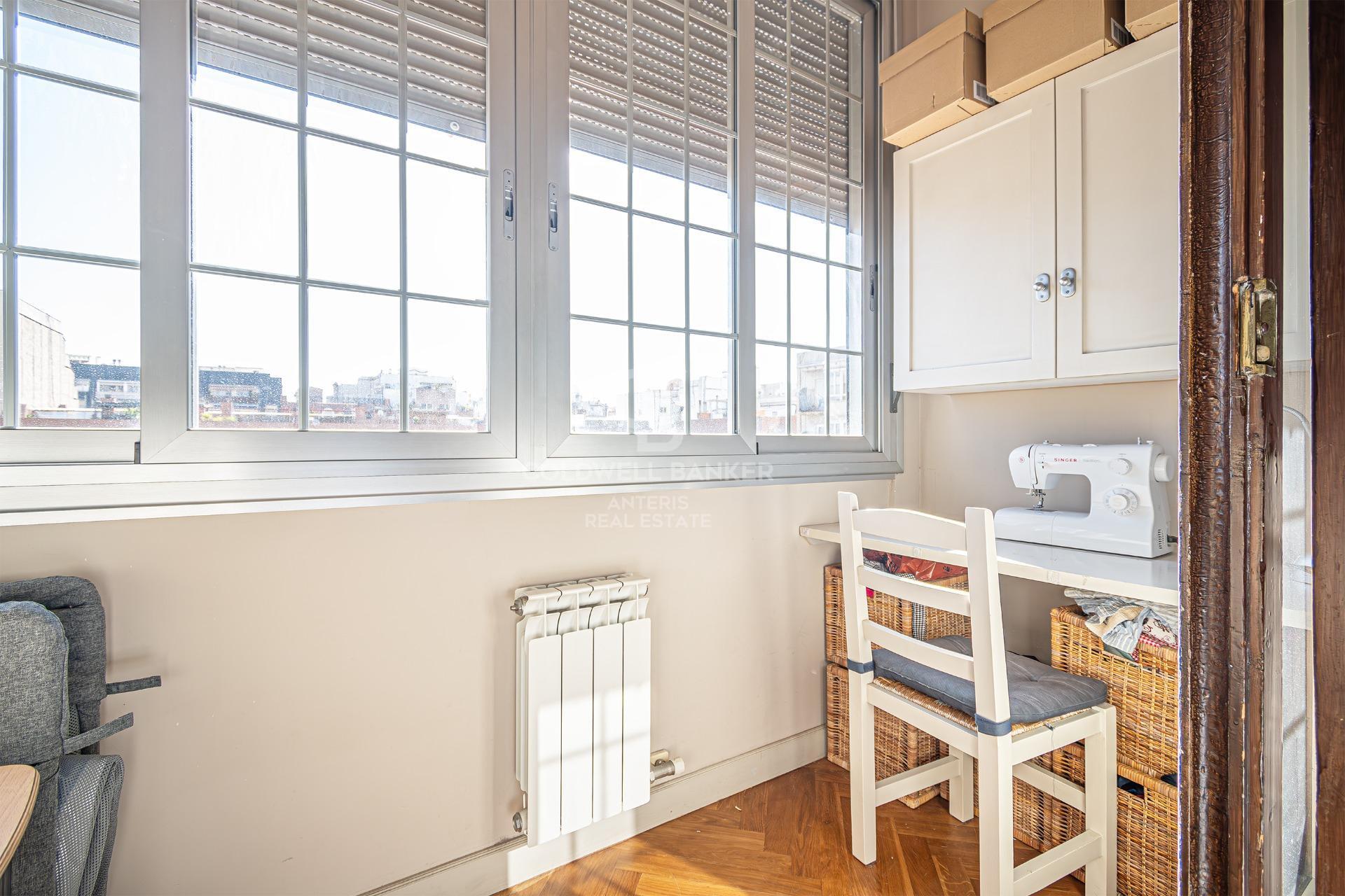 Zachwycający apartament z wysokimi sufitami i widokiem na Sagrada Familia