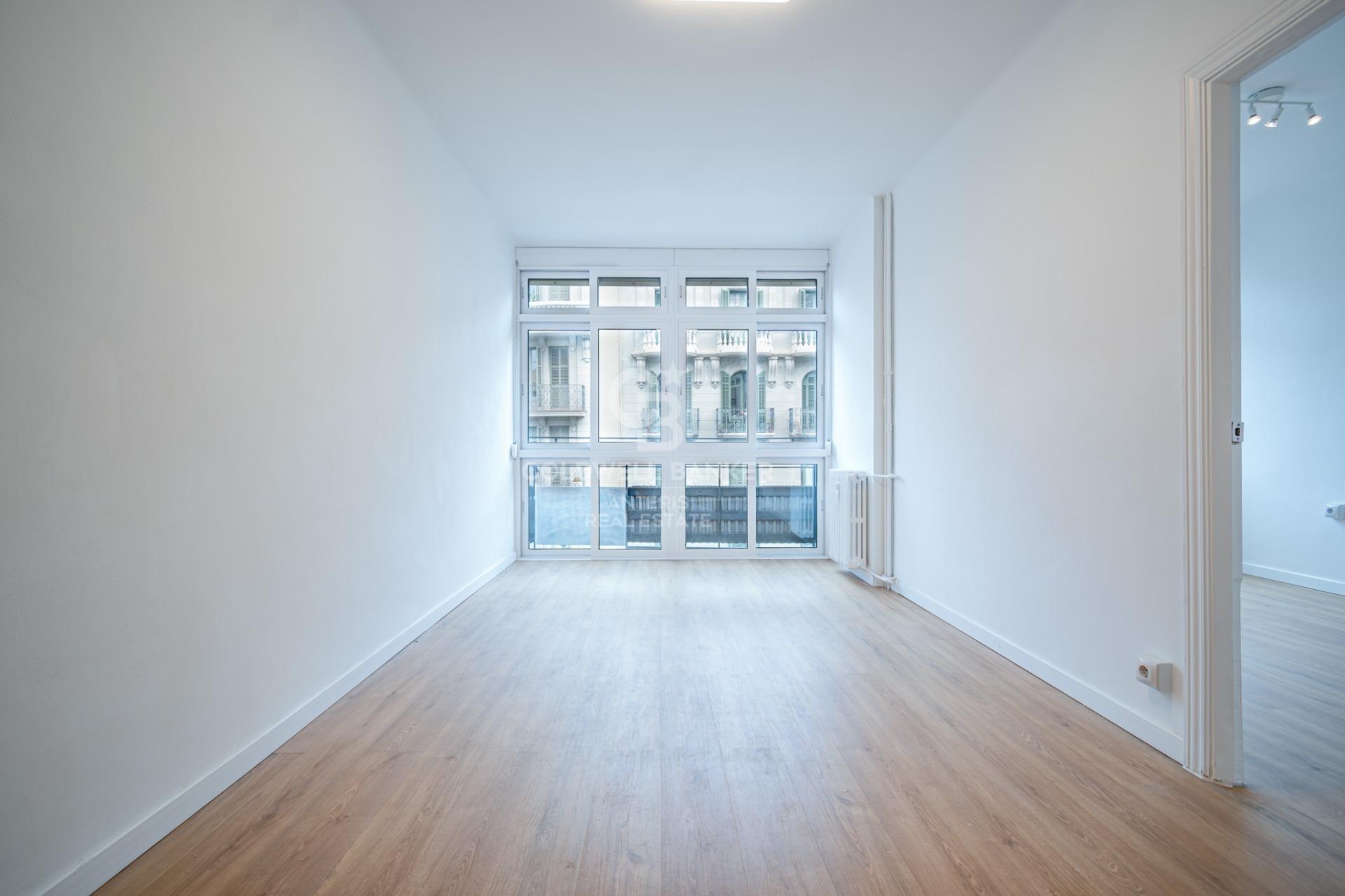 Bright flat in an unbeatable location