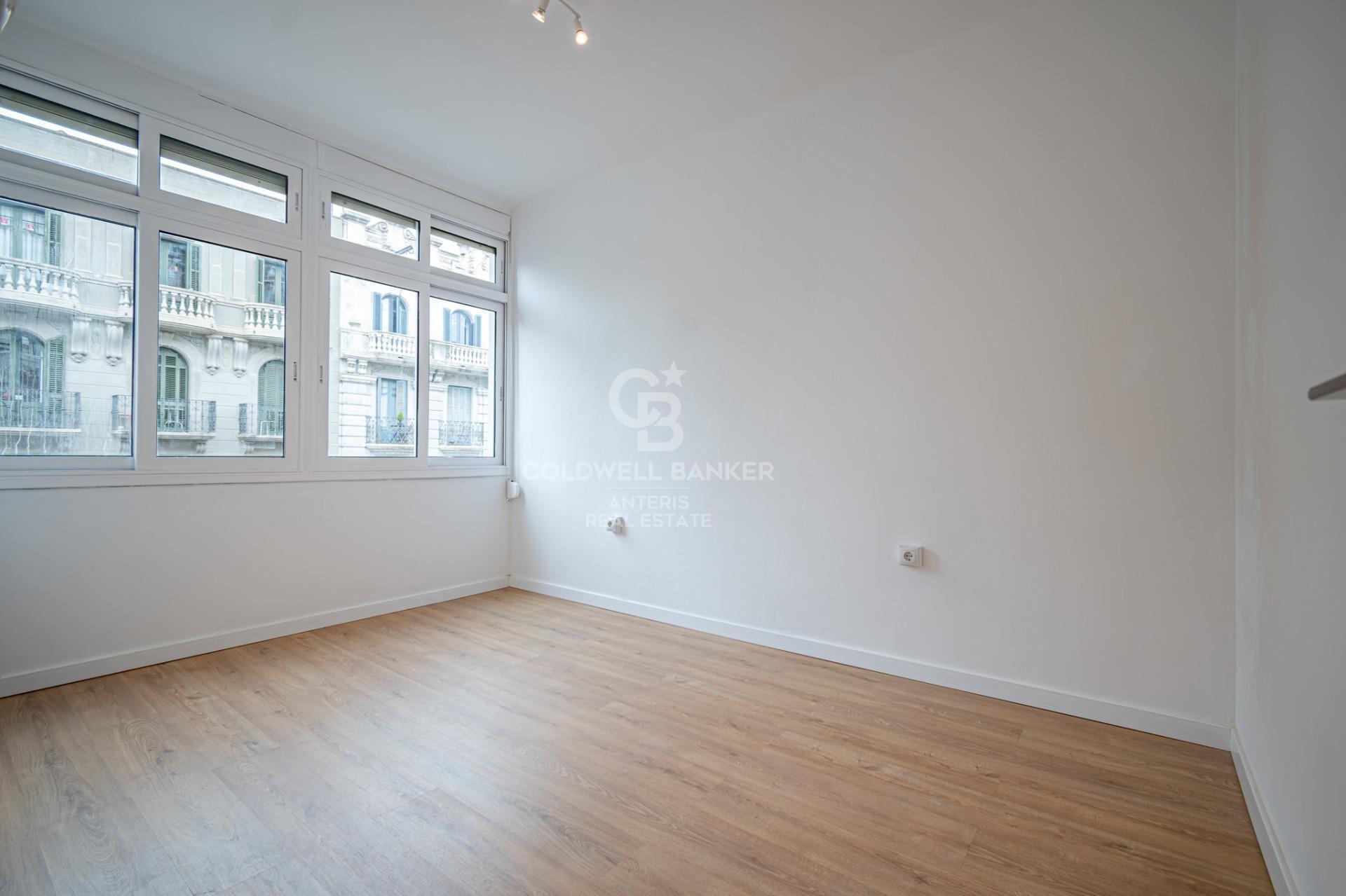 Bright flat in an unbeatable location