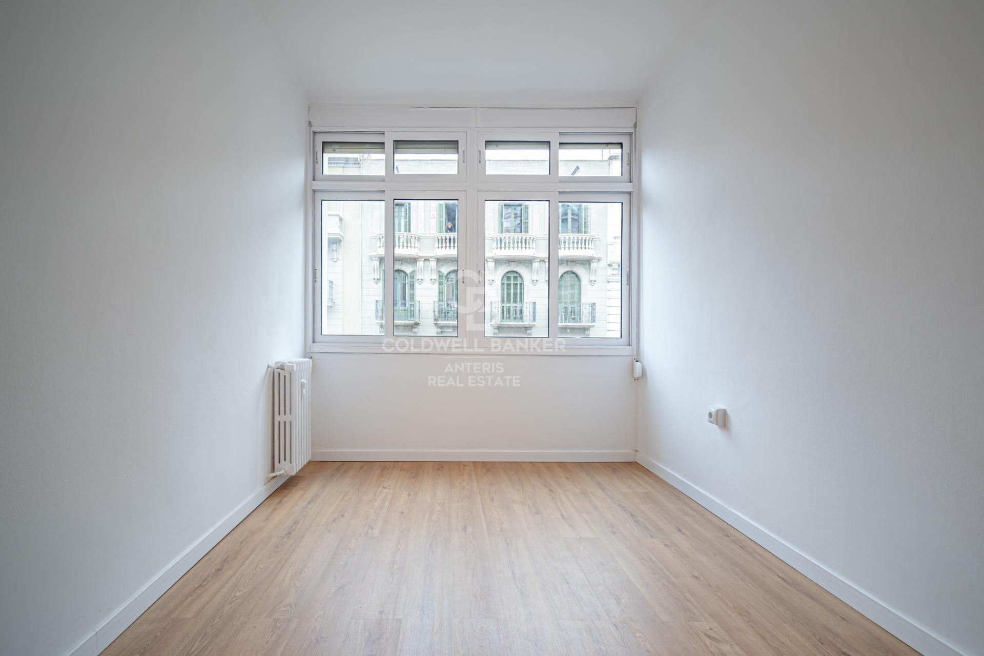 Bright flat in an unbeatable location