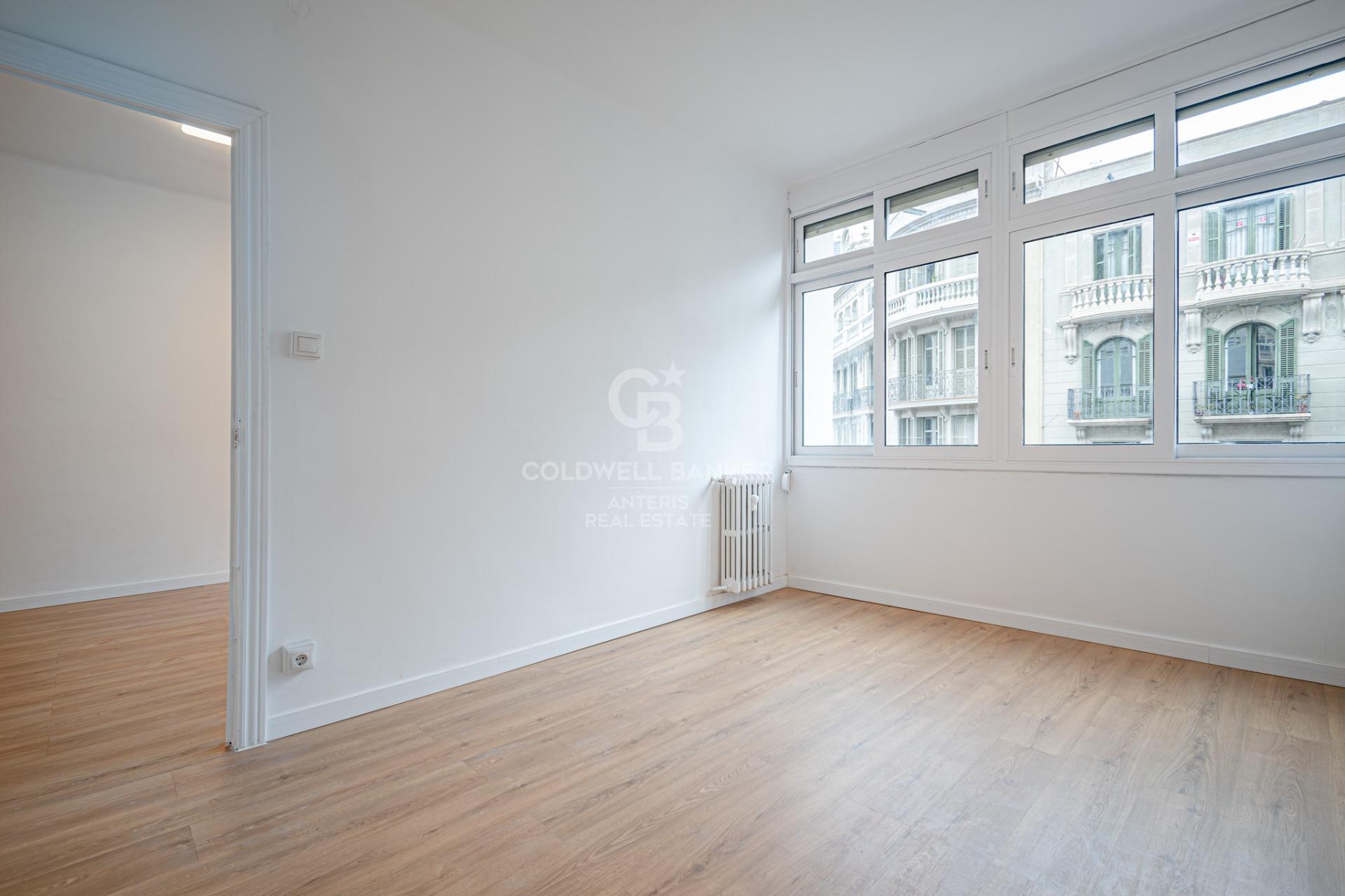 Bright flat in an unbeatable location