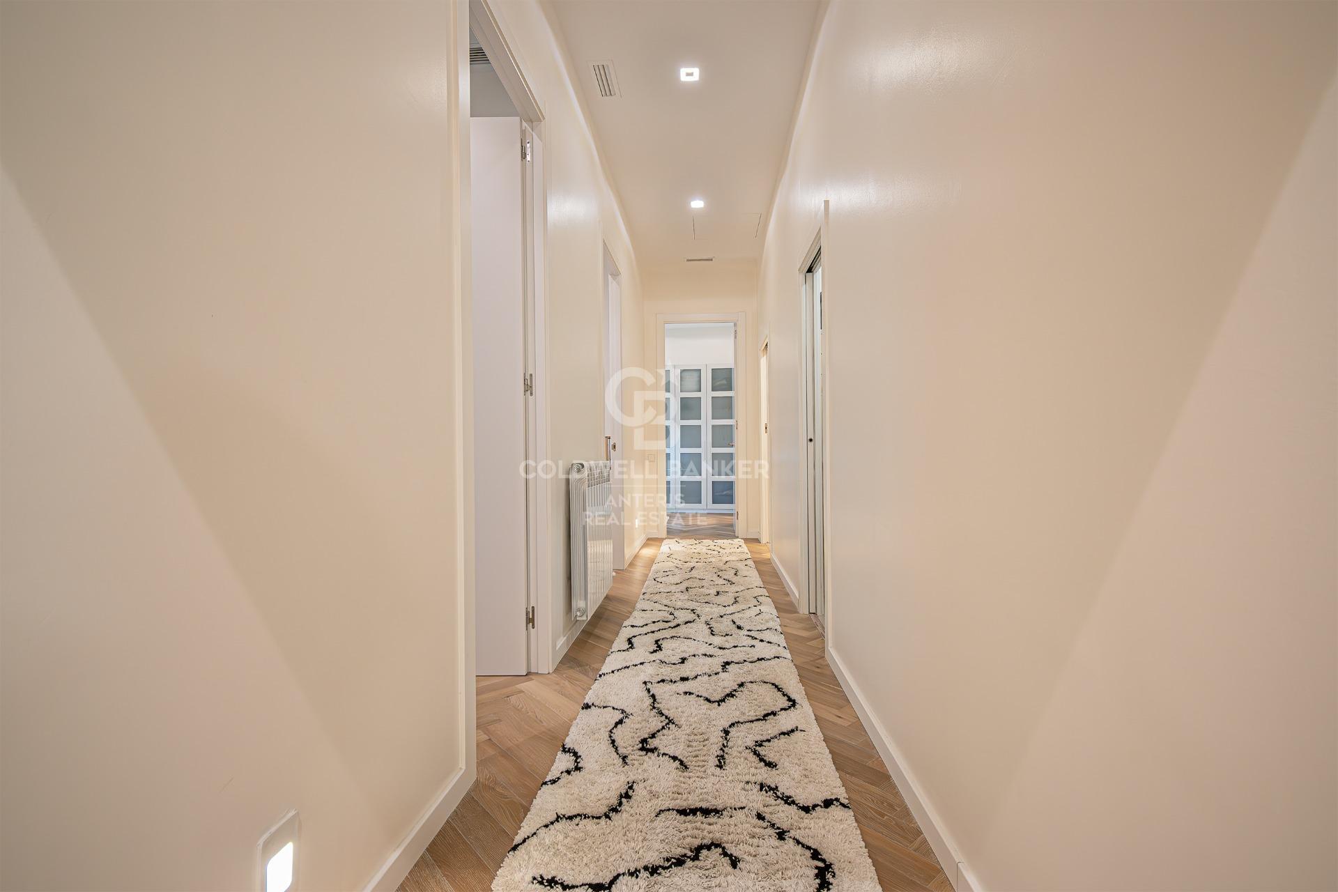 Lujoso y amplio piso en Ciutat Vella, Barcelona